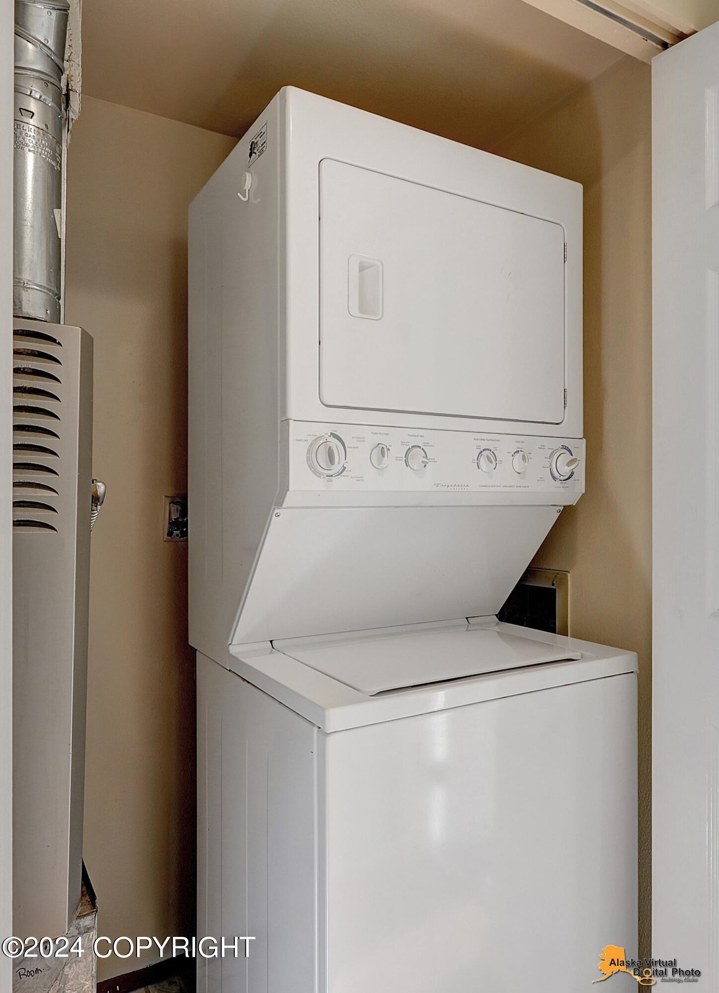 Anchorage, Alaska 99507, United States, 2 Bedrooms Bedrooms, ,1 BathroomBathrooms,Residential,Pending,37941