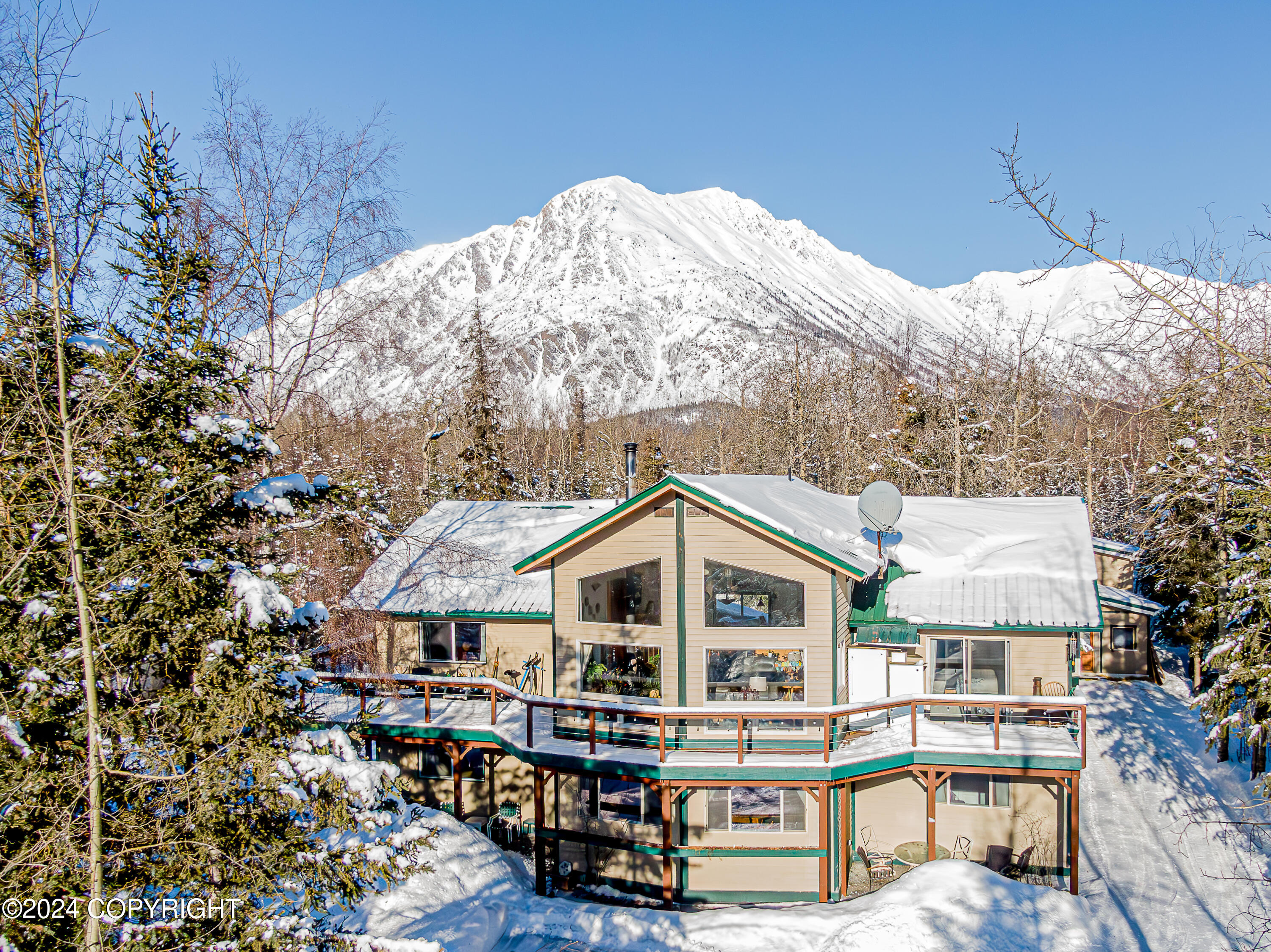 Cooper Landing, Alaska 99572, United States, 6 Bedrooms Bedrooms, ,4 BathroomsBathrooms,Residential,Active,63856