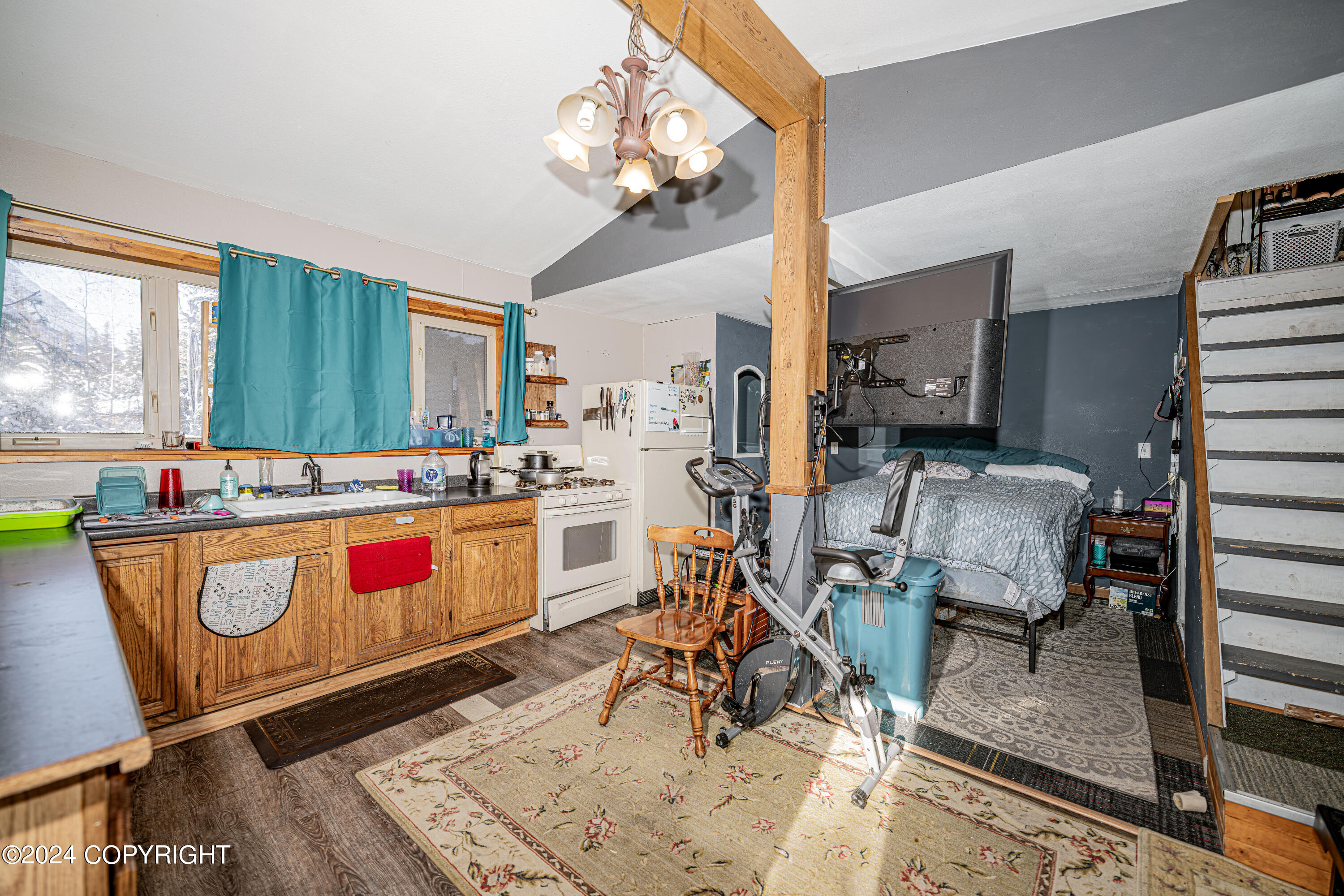 Cooper Landing, Alaska 99572, United States, 6 Bedrooms Bedrooms, ,4 BathroomsBathrooms,Residential,Active,63856