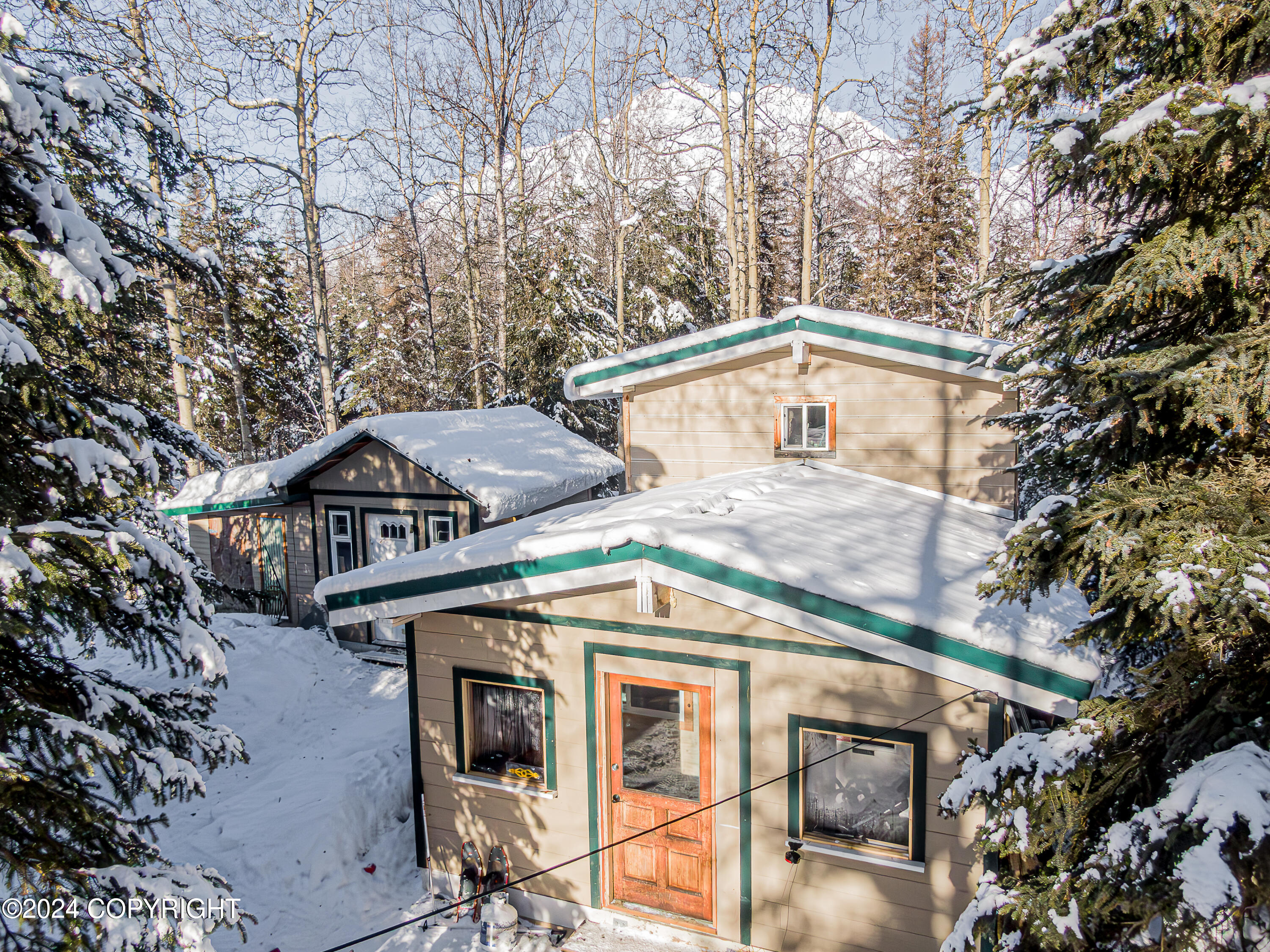 Cooper Landing, Alaska 99572, United States, 6 Bedrooms Bedrooms, ,4 BathroomsBathrooms,Residential,Active,63856