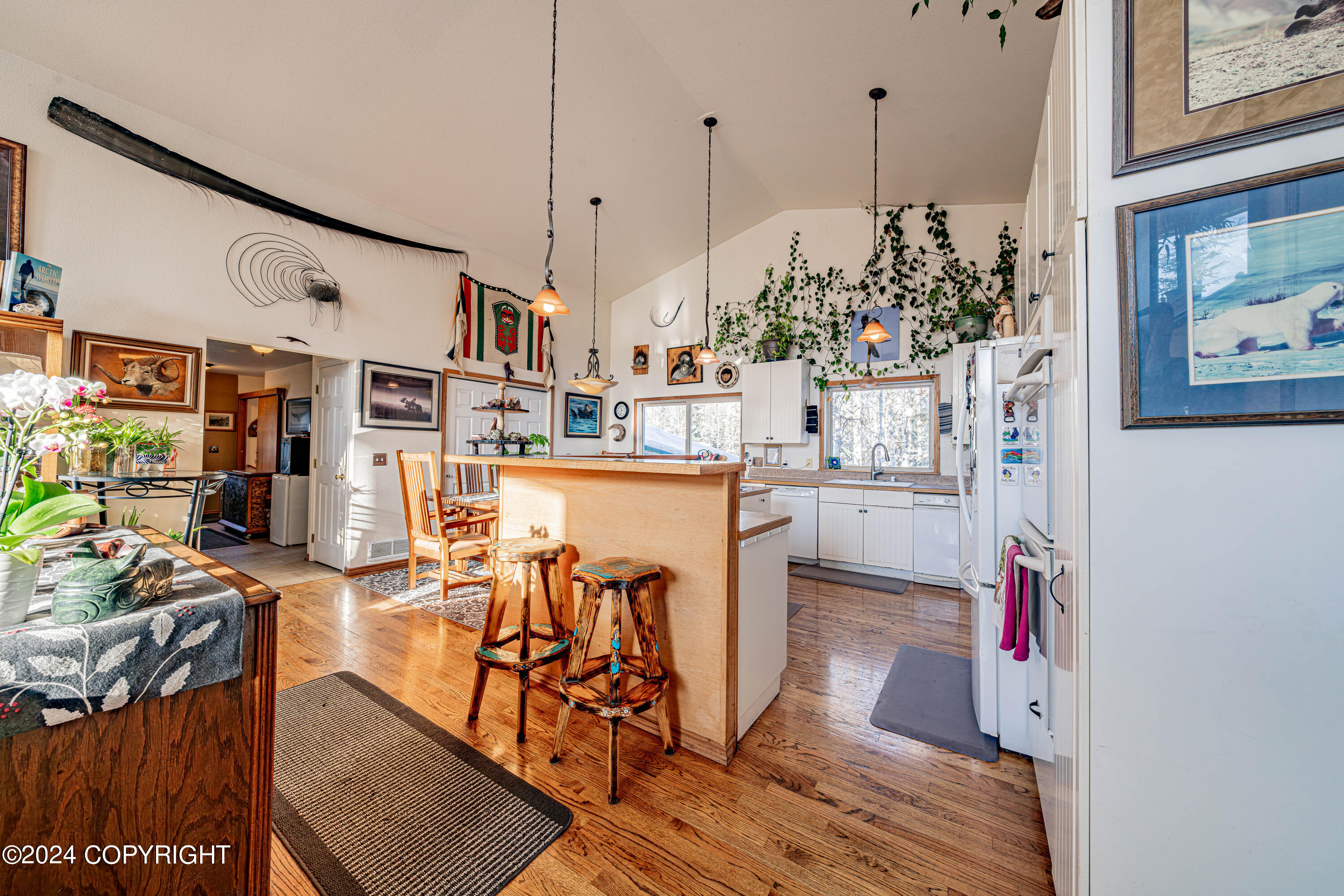 Cooper Landing, Alaska 99572, United States, 6 Bedrooms Bedrooms, ,4 BathroomsBathrooms,Residential,Active,63856