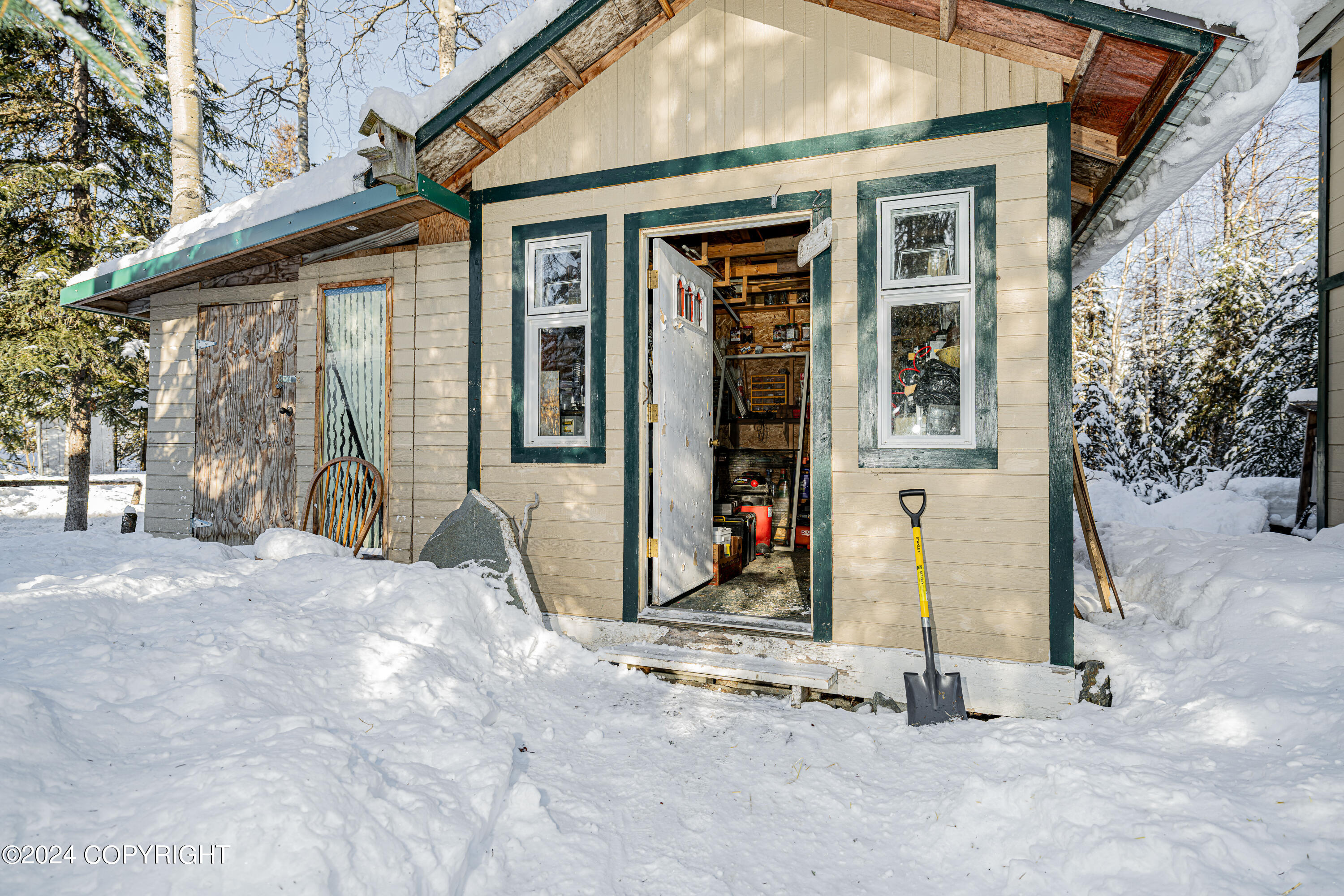 Cooper Landing, Alaska 99572, United States, 6 Bedrooms Bedrooms, ,4 BathroomsBathrooms,Residential,Active,63856