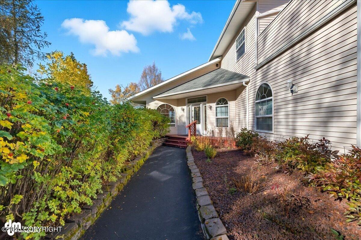 47300 Winridge Avenue