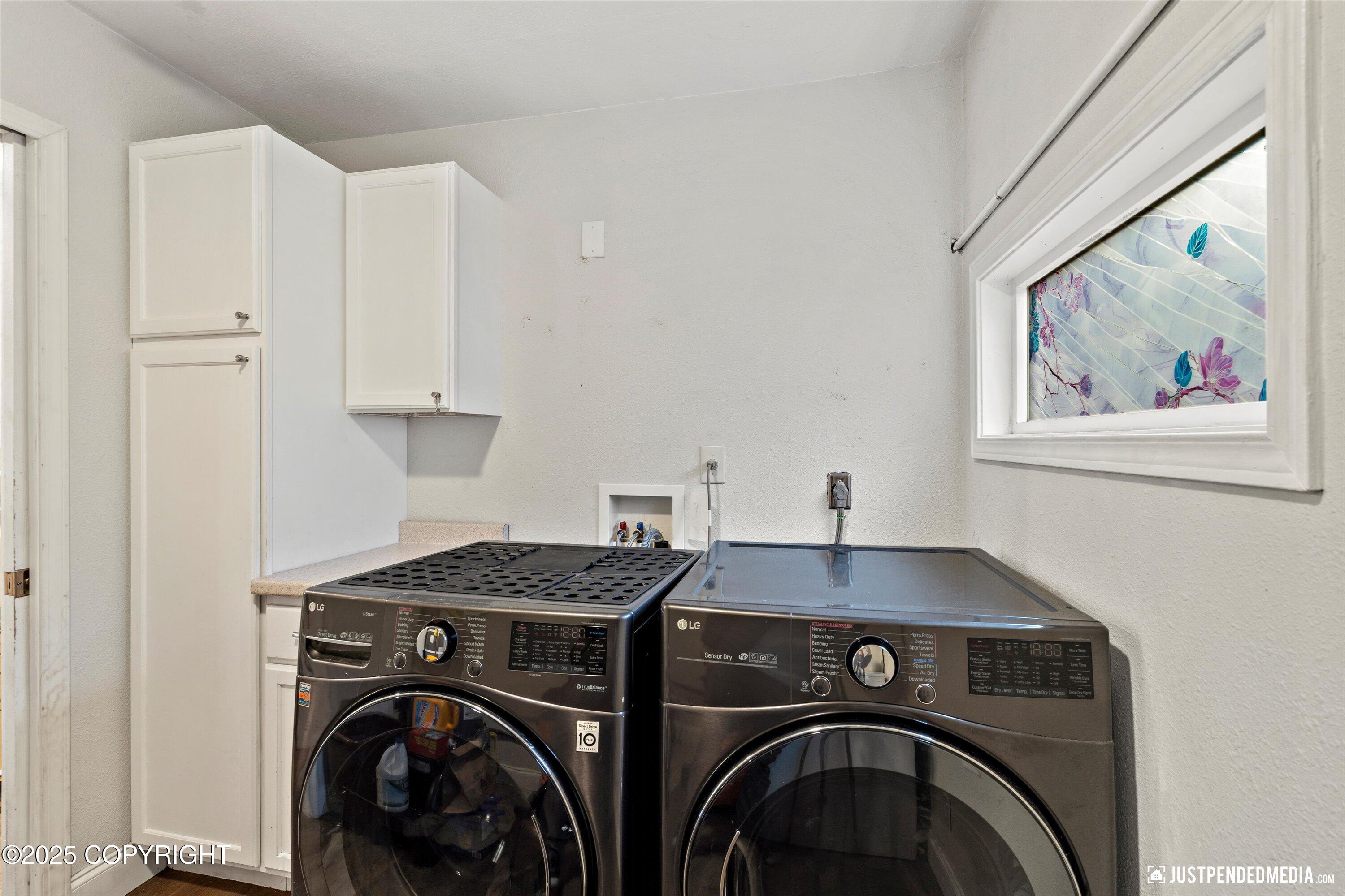 Anchorage, Alaska 99508, United States, 3 Bedrooms Bedrooms, ,1 BathroomBathrooms,Residential,Active,150005