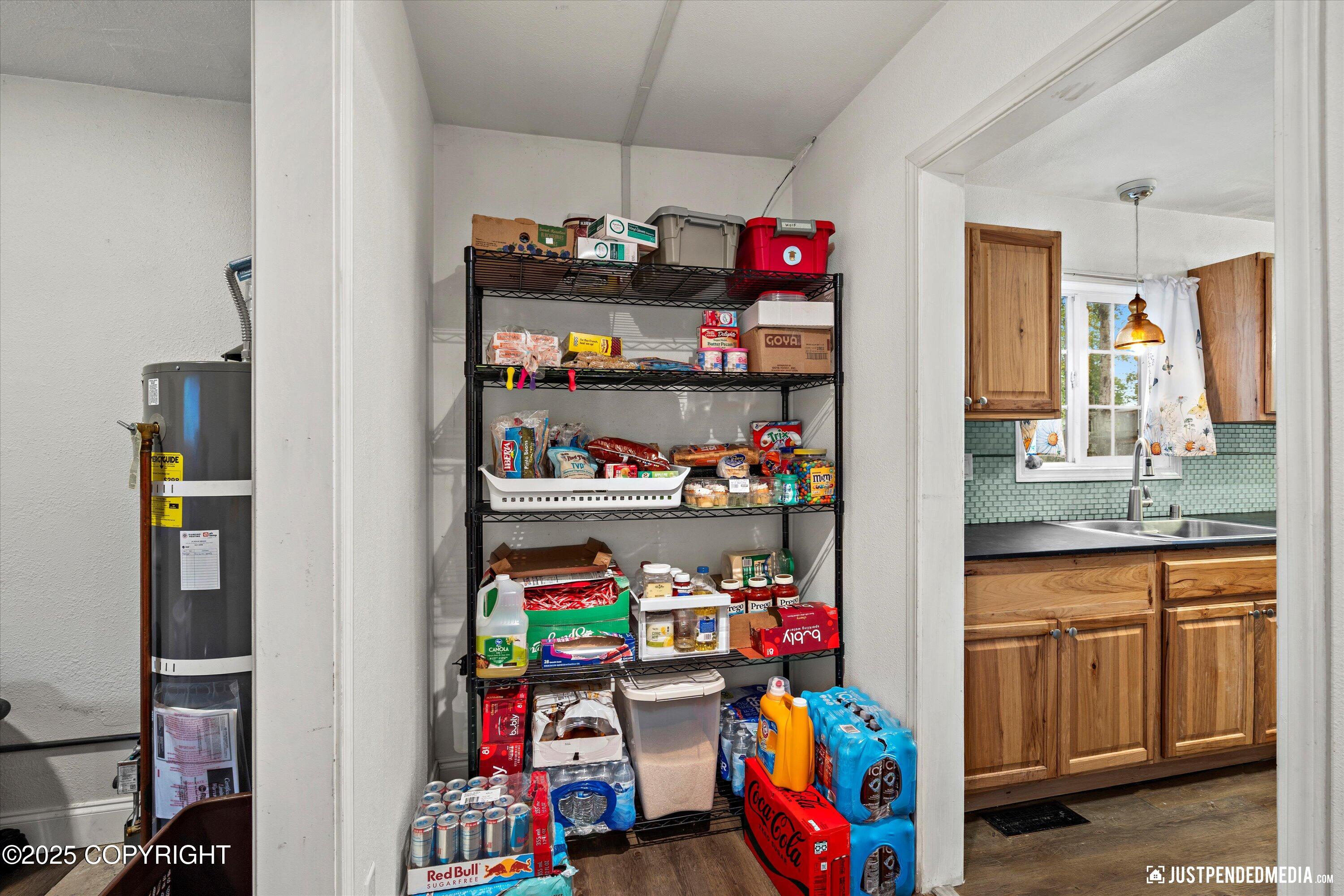 Anchorage, Alaska 99508, United States, 3 Bedrooms Bedrooms, ,1 BathroomBathrooms,Residential,Active,150005