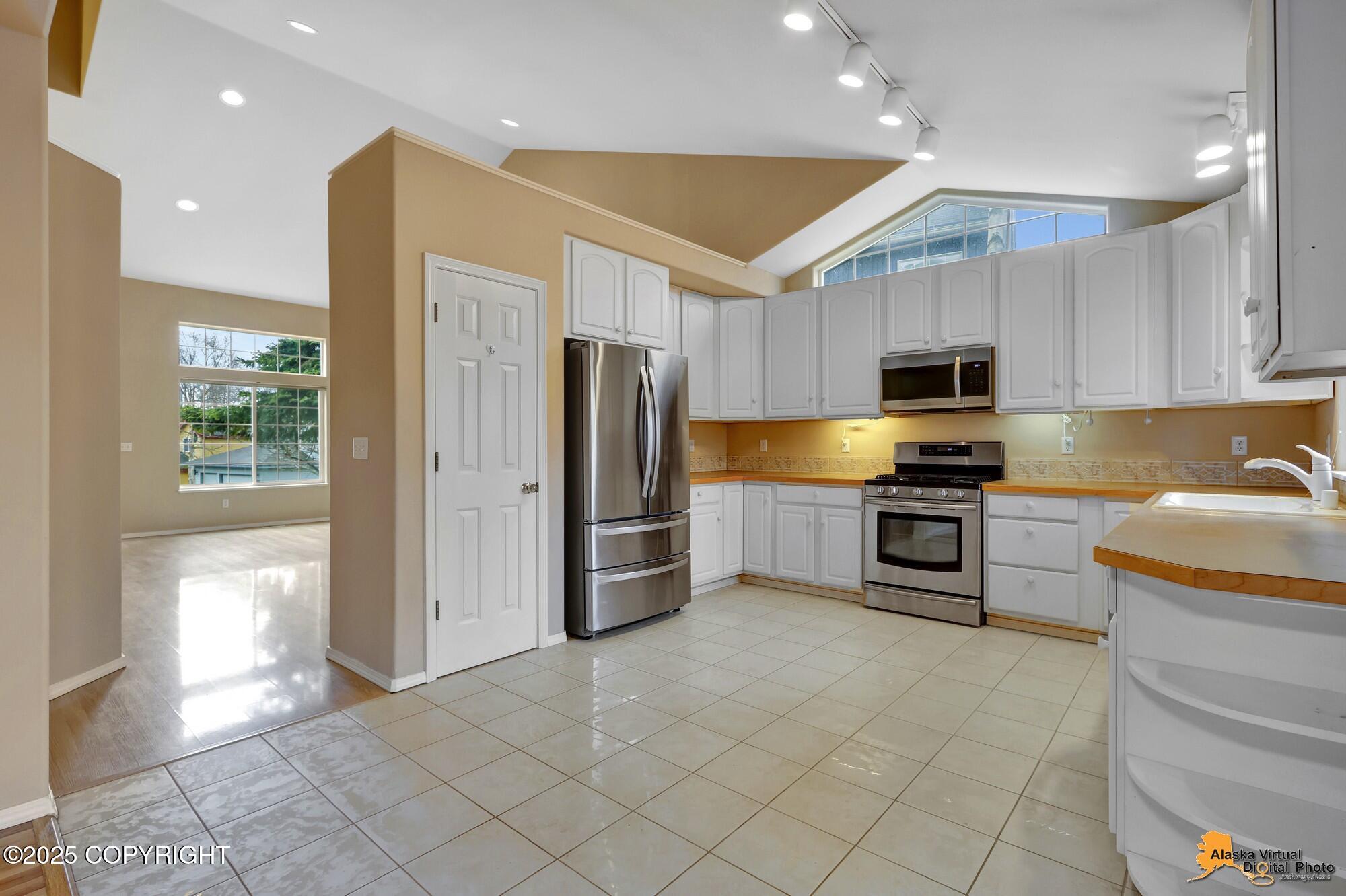 4217 Birch Run Drive, Anchorage, Alaska image 7