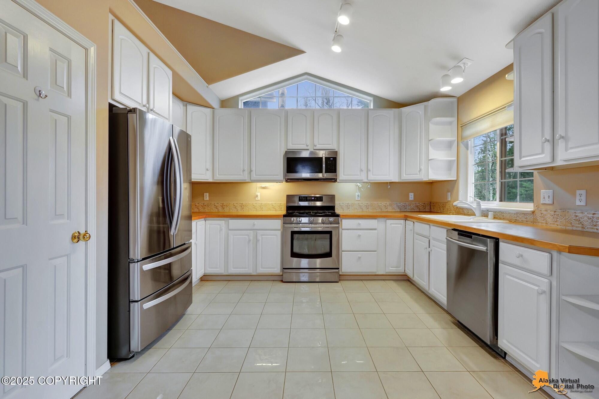 4217 Birch Run Drive, Anchorage, Alaska image 6