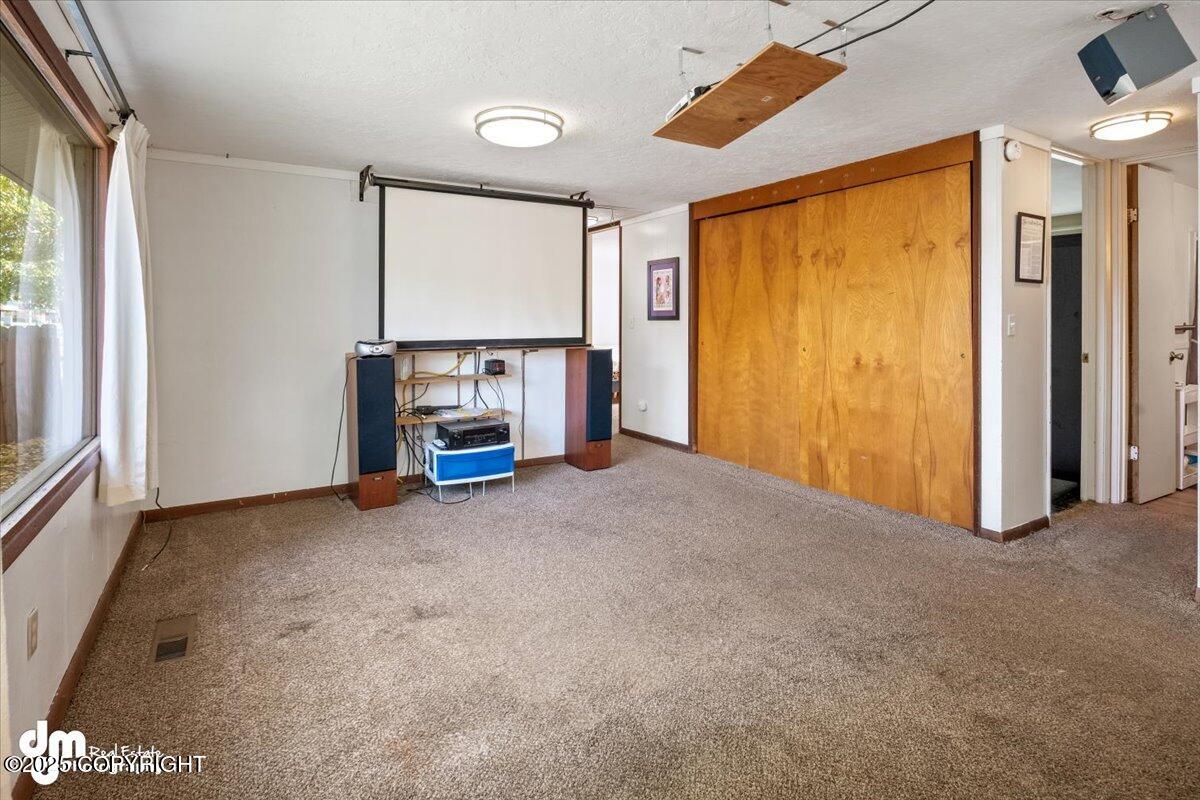 6200 Debarr Road, Anchorage, Alaska image 3