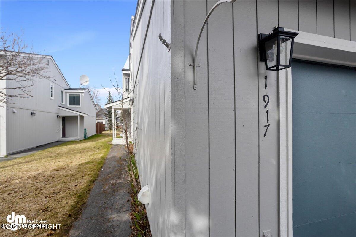 1917 Parkview Circle, Anchorage, Alaska image 3