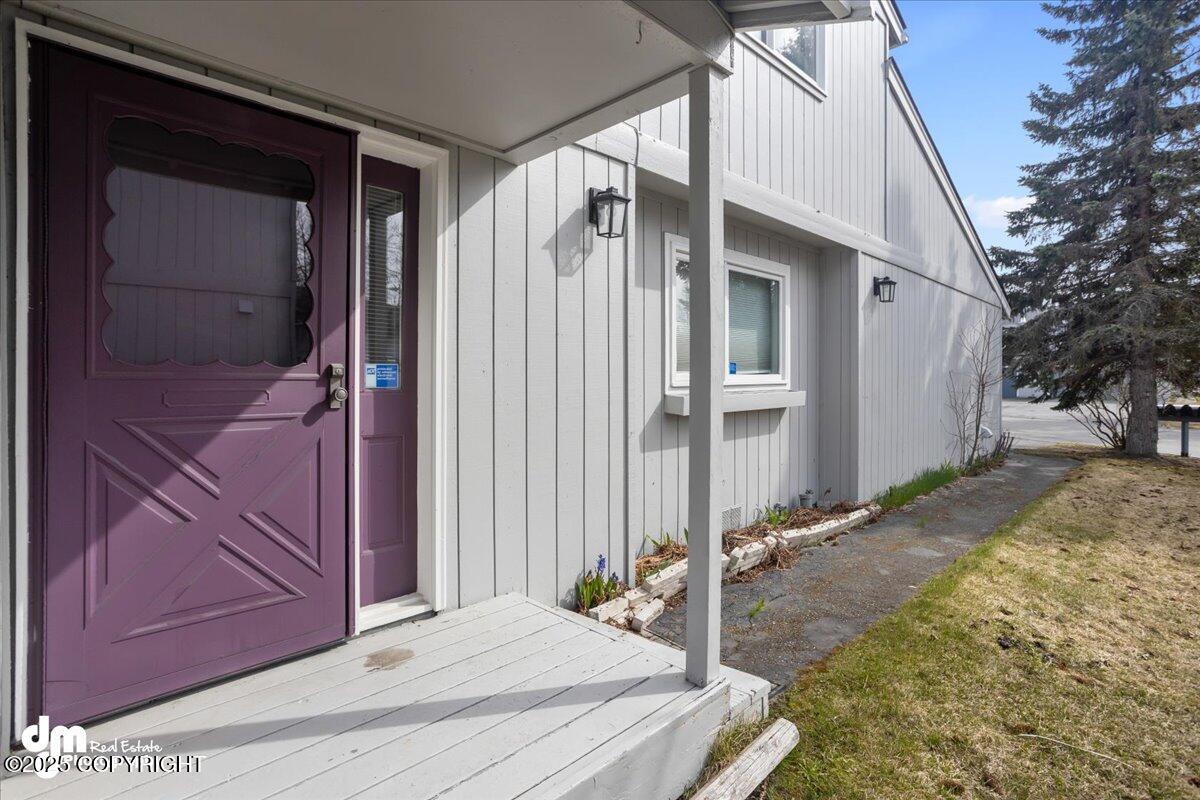 1917 Parkview Circle, Anchorage, Alaska image 2