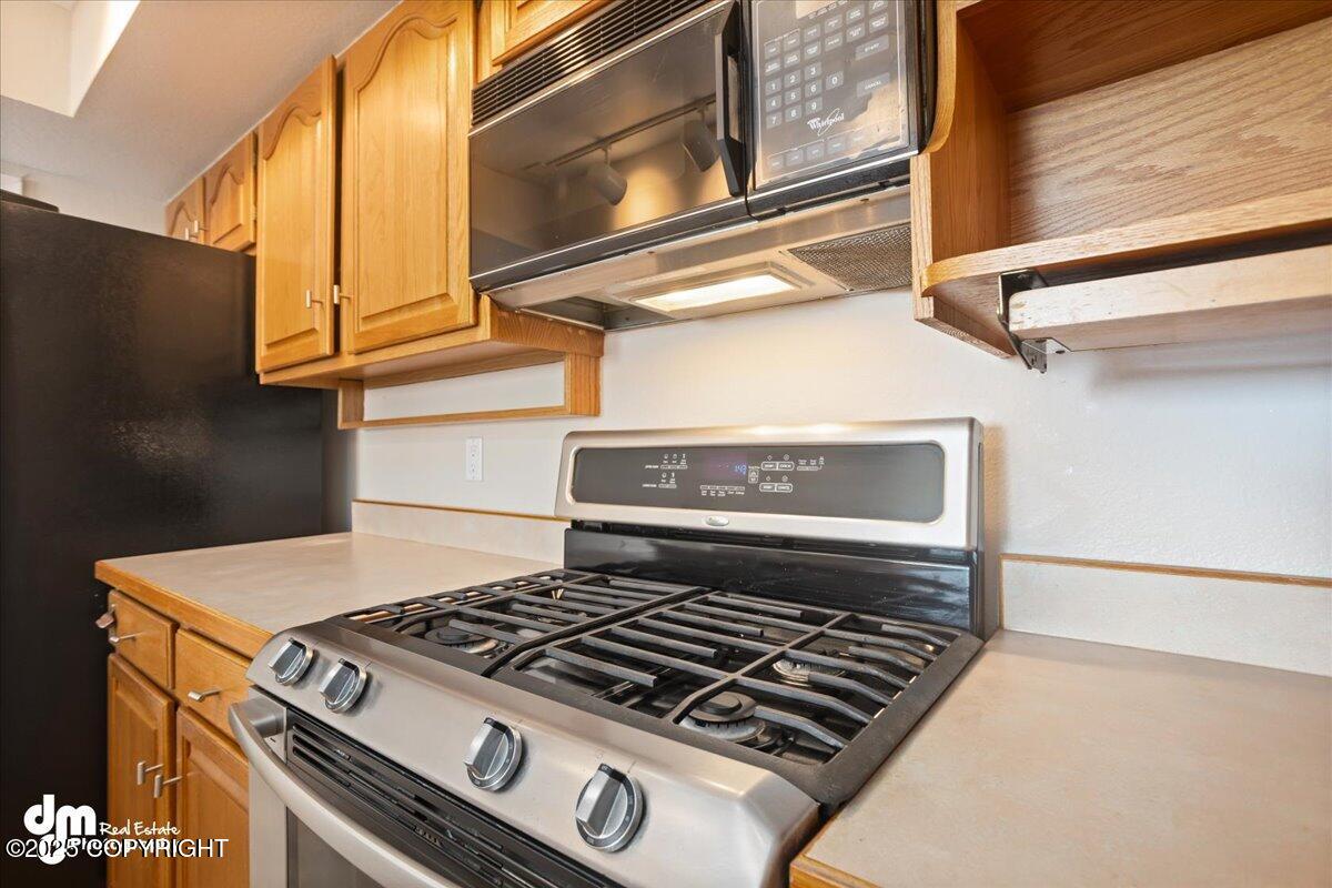 1917 Parkview Circle, Anchorage, Alaska image 10