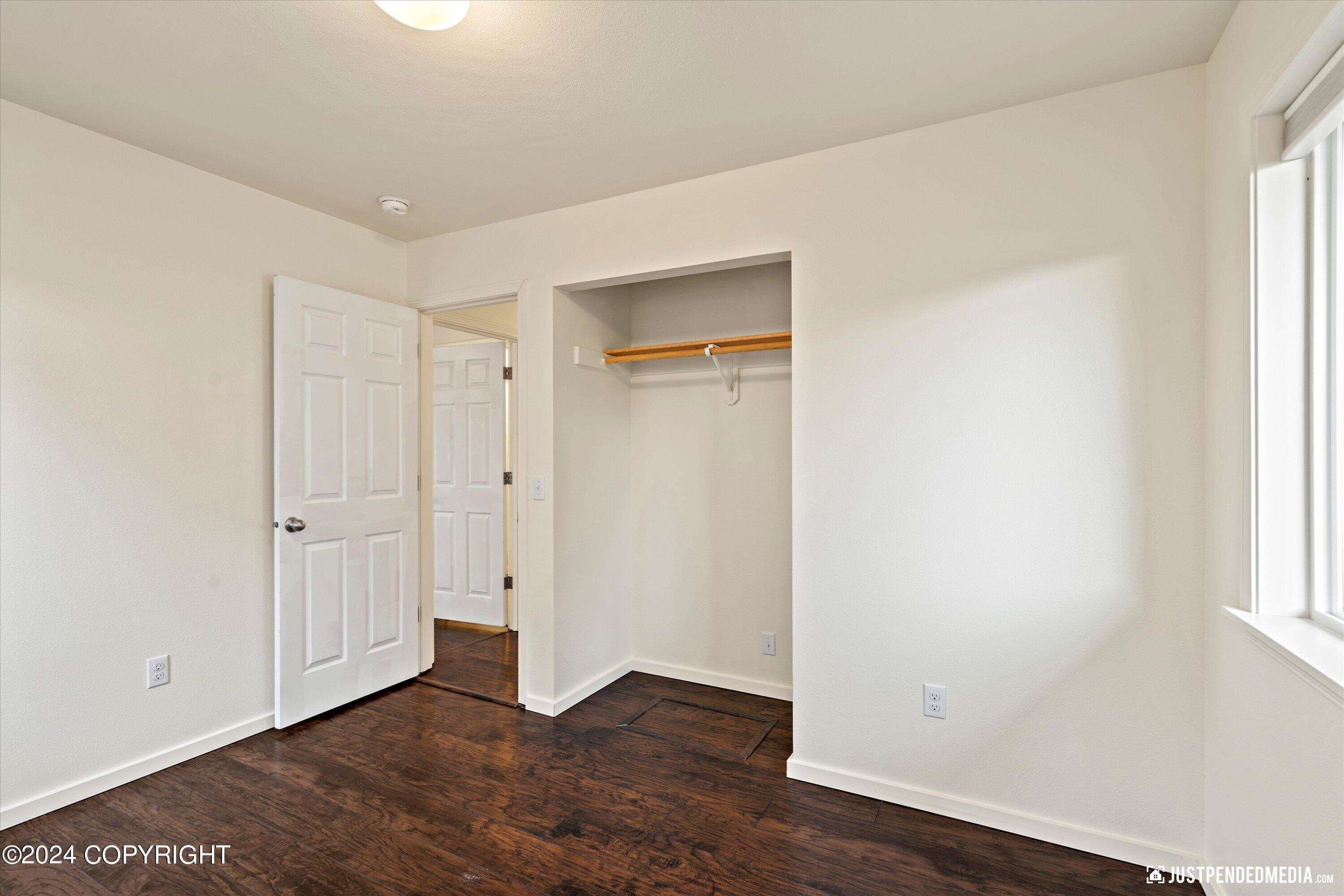 Anchorage, Alaska 99508, United States, 3 Bedrooms Bedrooms, ,1 BathroomBathrooms,Residential,Pending,38018