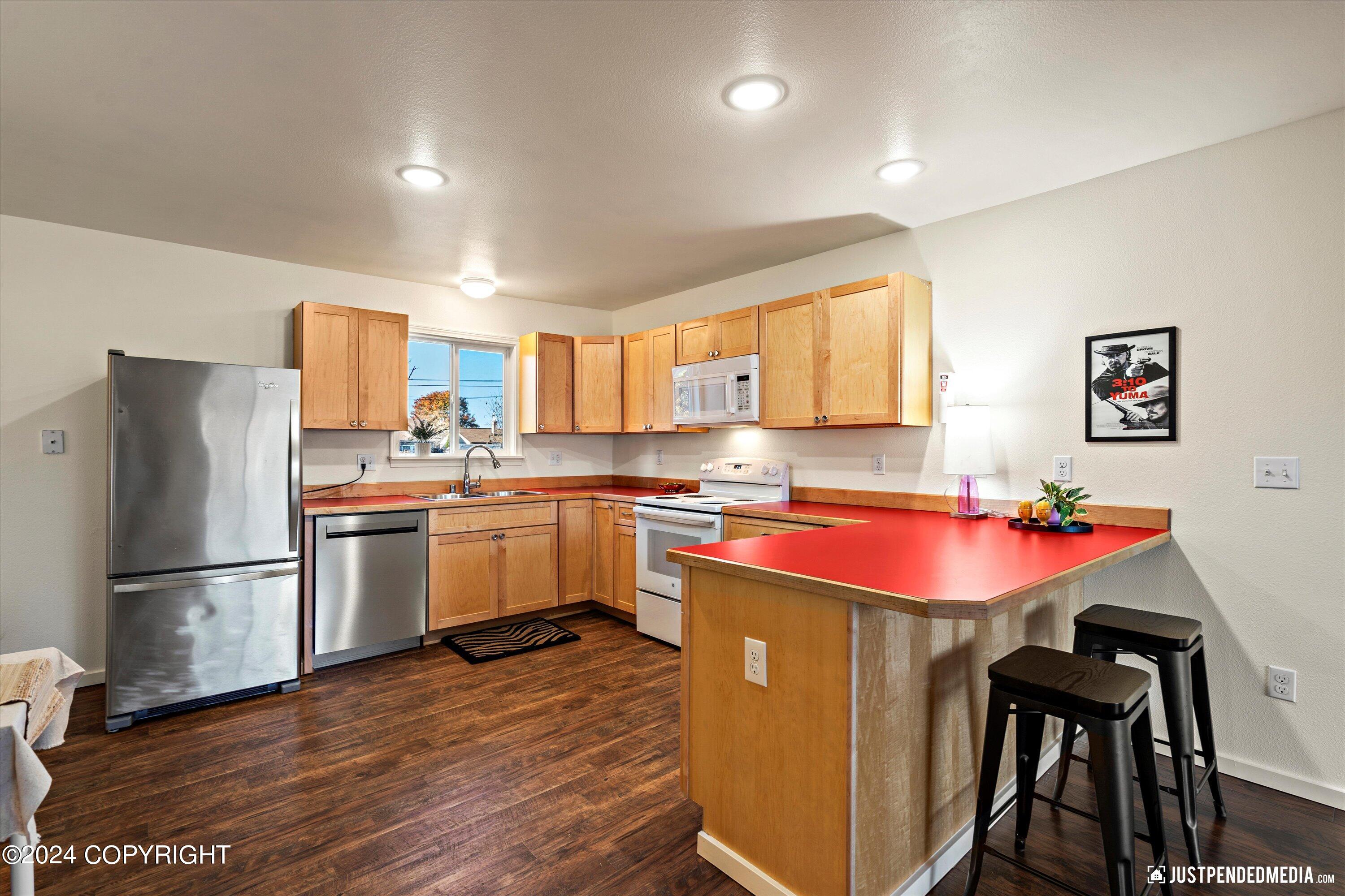 Anchorage, Alaska 99508, United States, 3 Bedrooms Bedrooms, ,1 BathroomBathrooms,Residential,Pending,38018