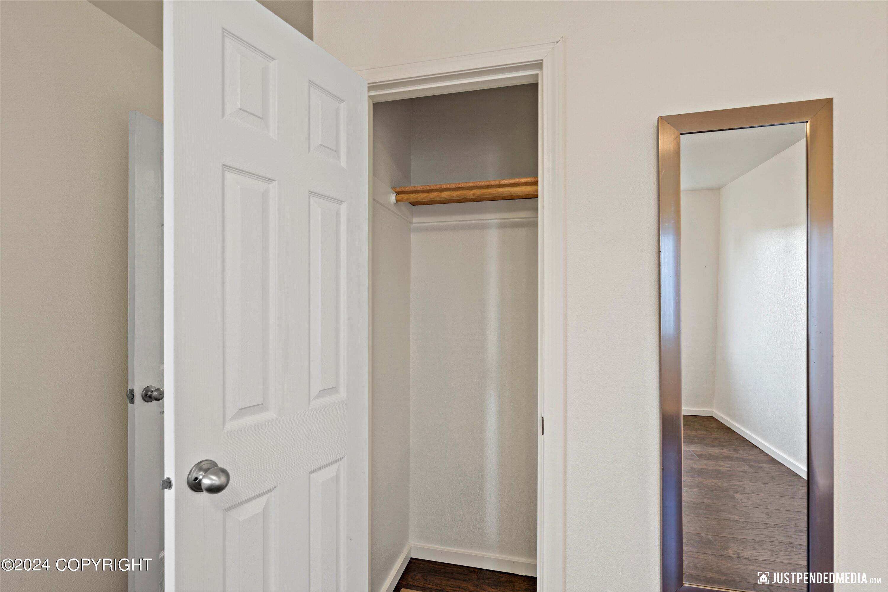 Anchorage, Alaska 99508, United States, 3 Bedrooms Bedrooms, ,1 BathroomBathrooms,Residential,Pending,38018