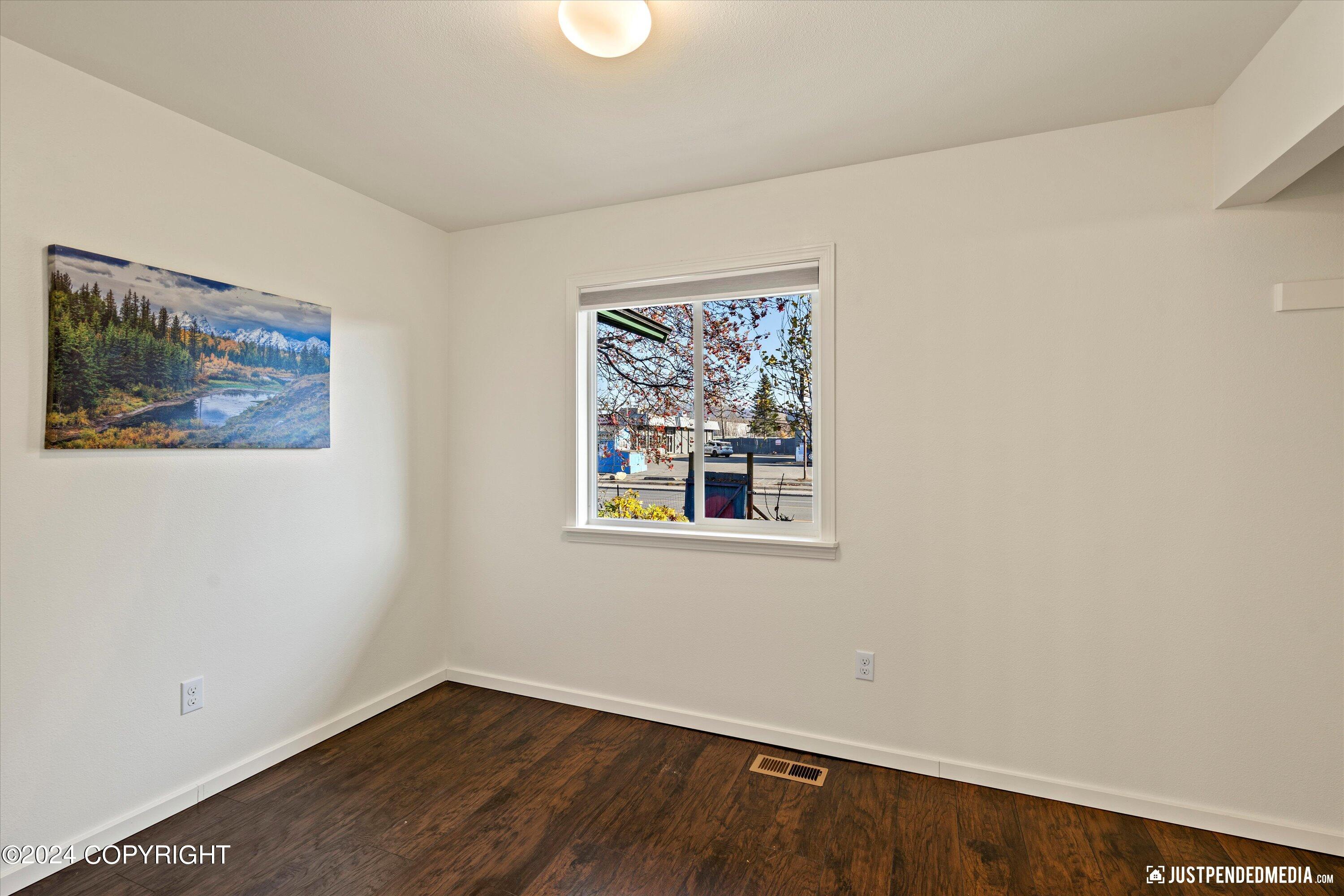 Anchorage, Alaska 99508, United States, 3 Bedrooms Bedrooms, ,1 BathroomBathrooms,Residential,Pending,38018