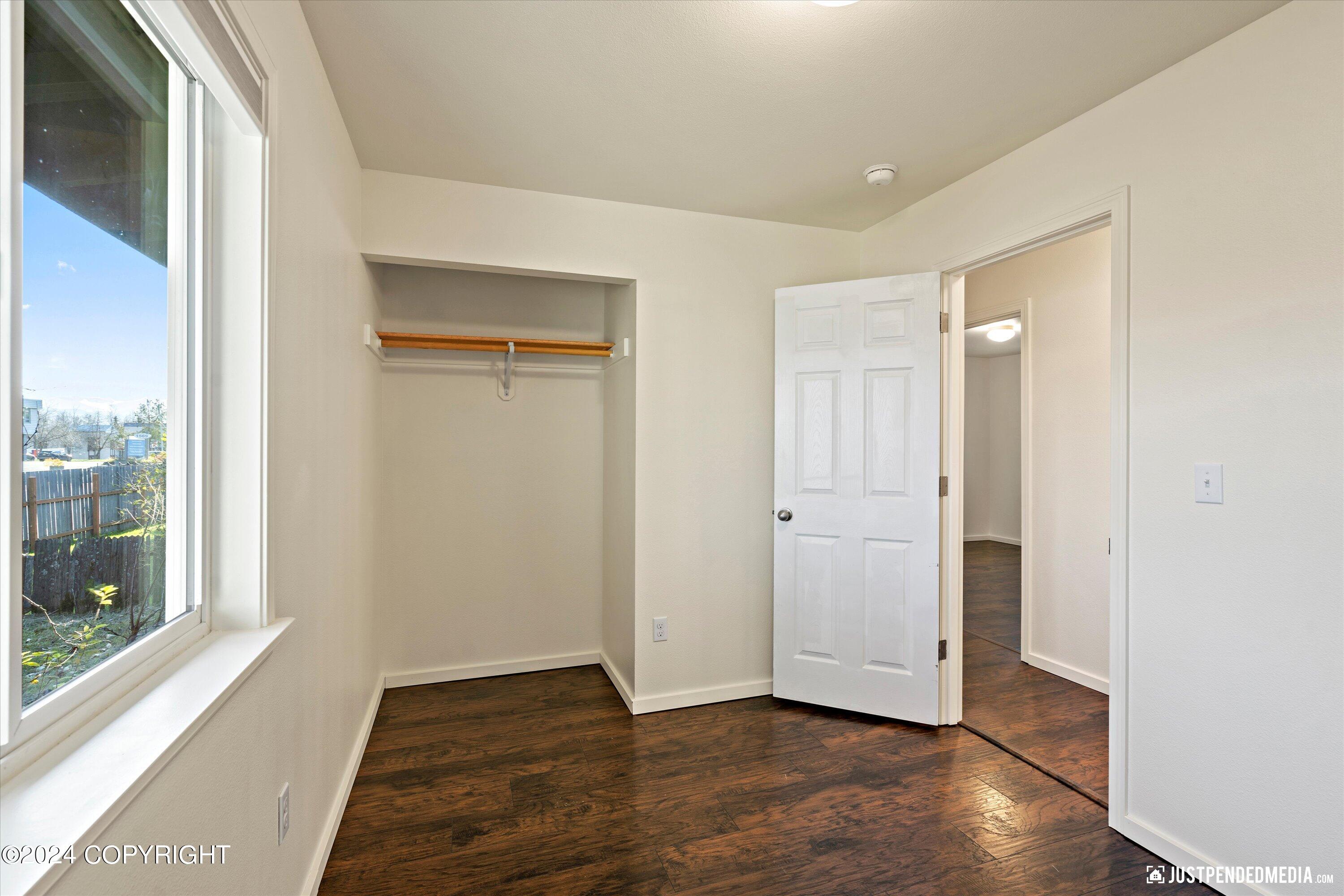 Anchorage, Alaska 99508, United States, 3 Bedrooms Bedrooms, ,1 BathroomBathrooms,Residential,Pending,38018