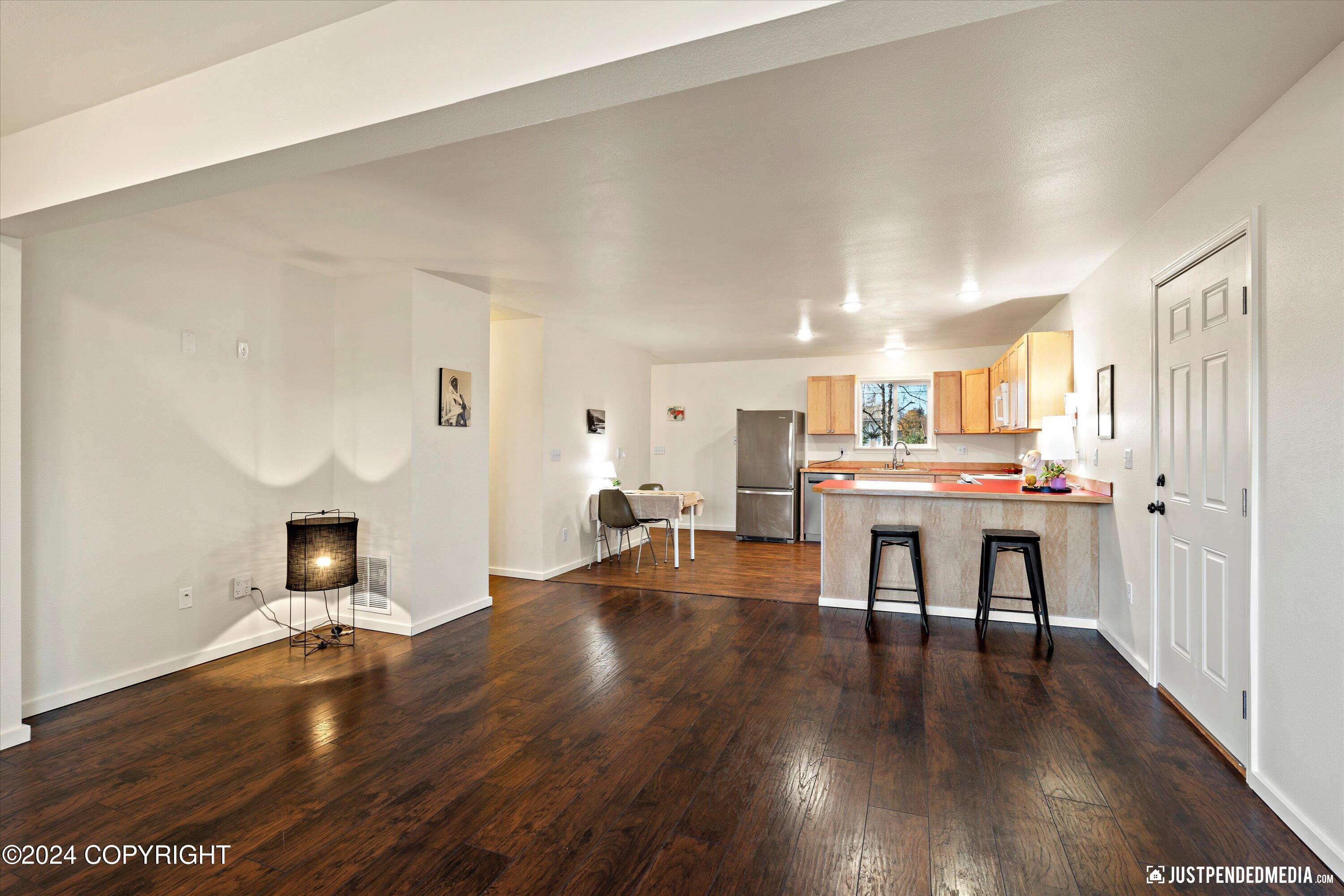 Anchorage, Alaska 99508, United States, 3 Bedrooms Bedrooms, ,1 BathroomBathrooms,Residential,Pending,38018