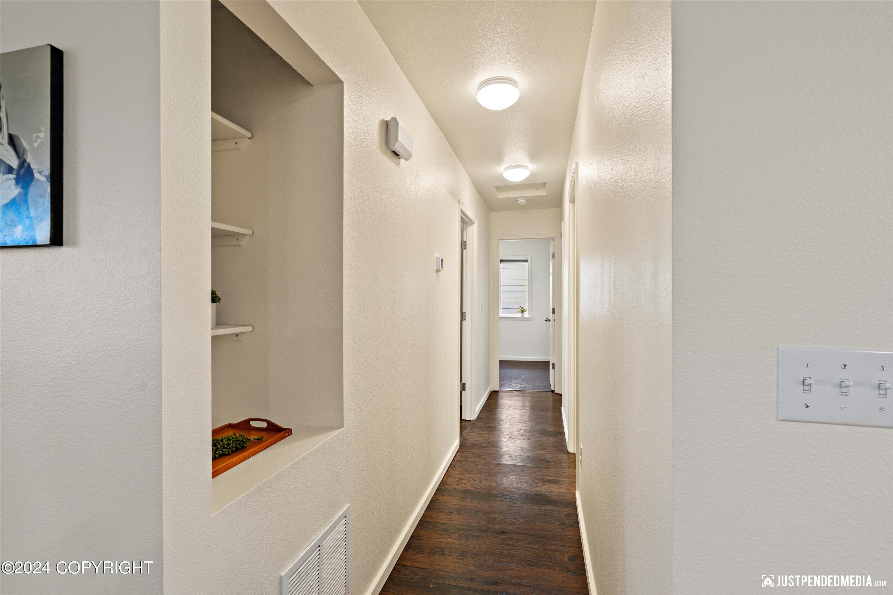 Anchorage, Alaska 99508, United States, 3 Bedrooms Bedrooms, ,1 BathroomBathrooms,Residential,Pending,38018