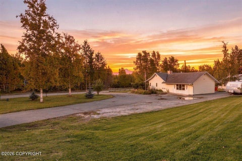 Photo of 5060 E Aspen Street, Wasilla, AK 99654 (MLS # 26-12931)