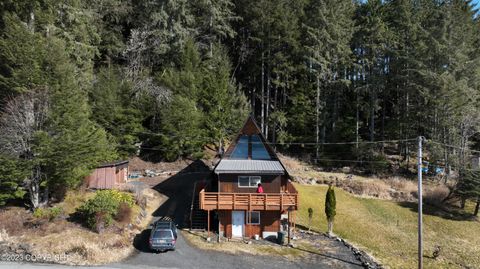 Photo of 204 First Avenue, Wrangell, AK 99929 (MLS # 23-2905) Photo of 204 First Avenue, Wrangell, AK 99929 (MLS # 23-2905)