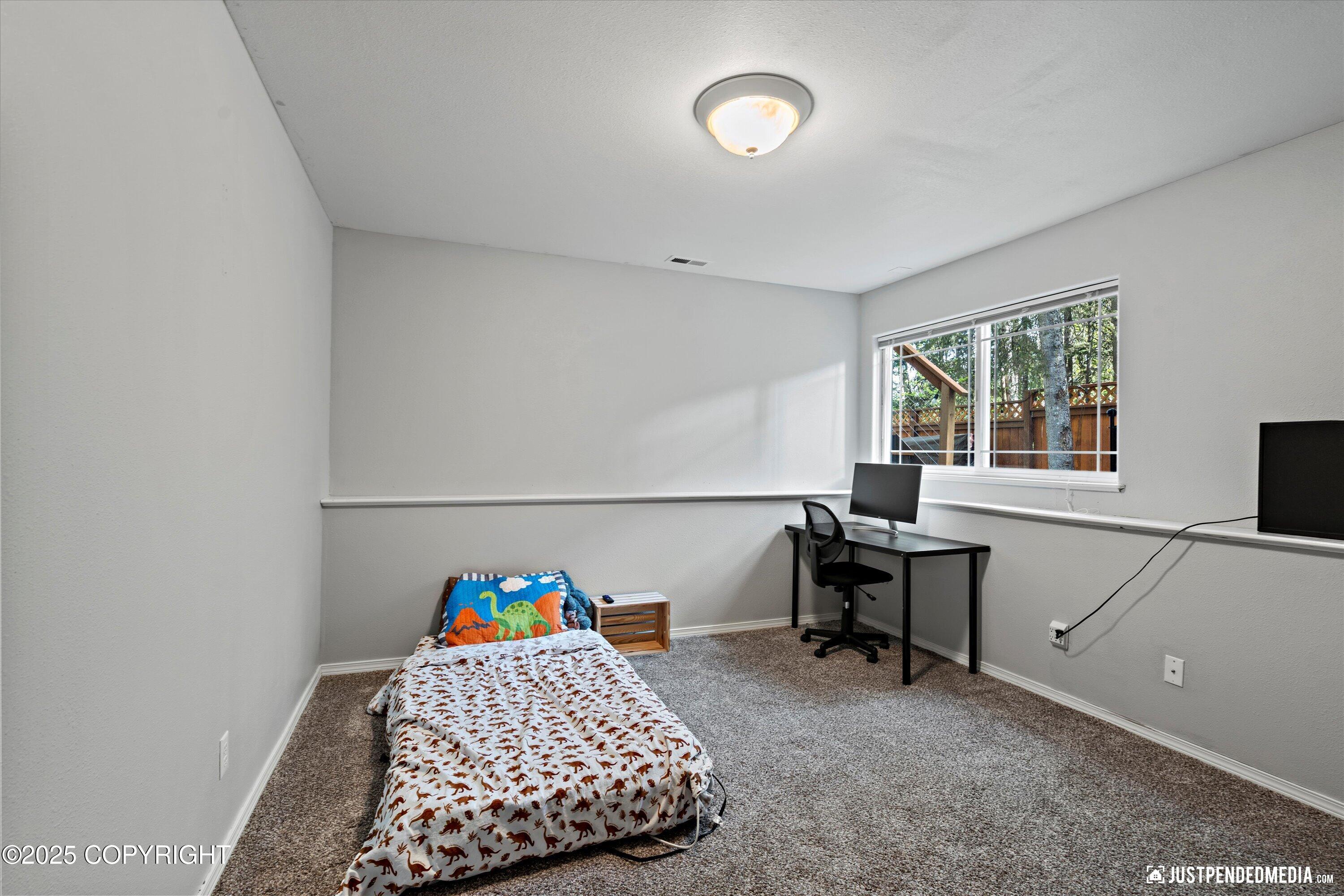 Eagle River, Alaska 99577, United States, 6 Bedrooms Bedrooms, ,4 BathroomsBathrooms,Residential,Active,141315