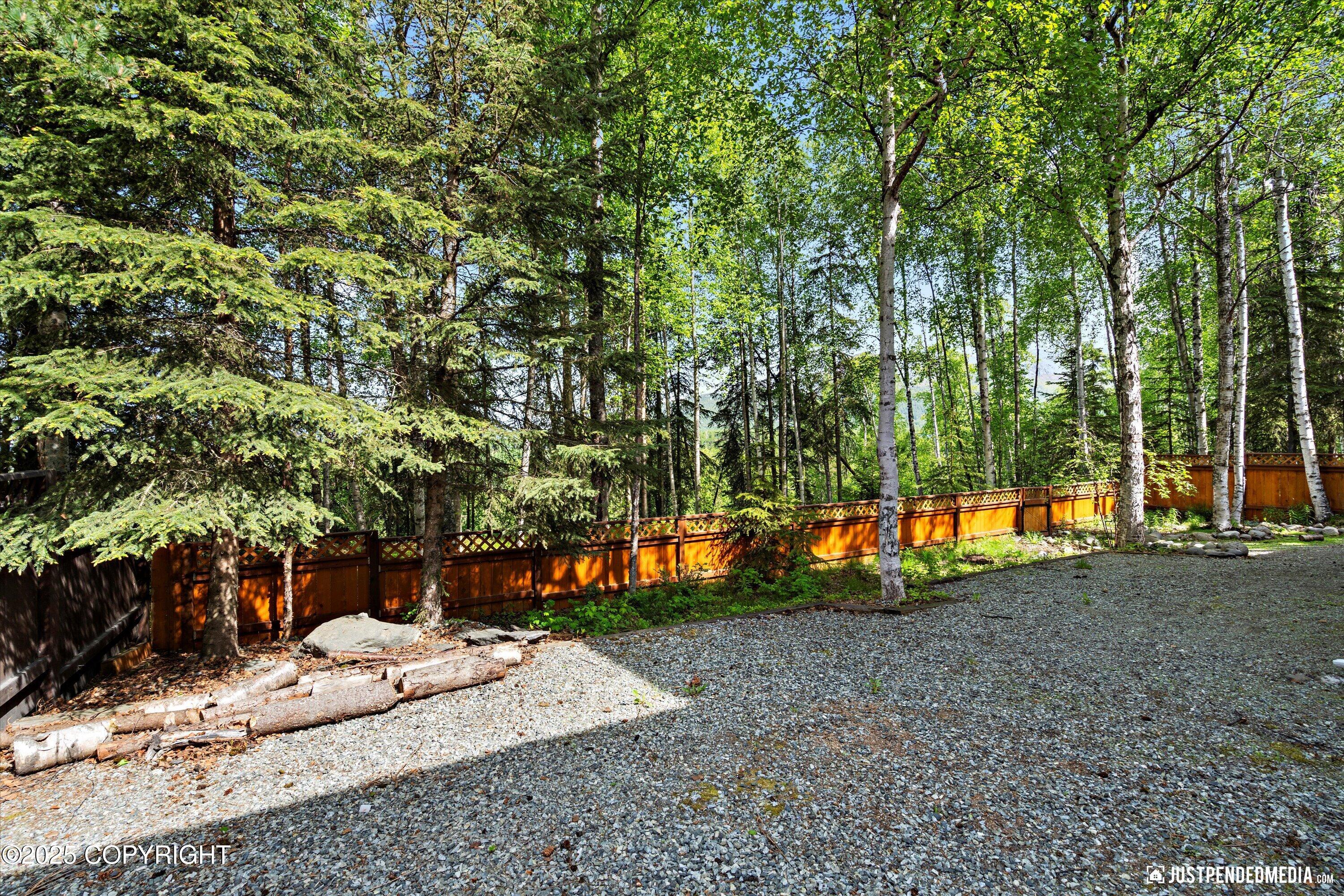 Eagle River, Alaska 99577, United States, 6 Bedrooms Bedrooms, ,4 BathroomsBathrooms,Residential,Active,141315