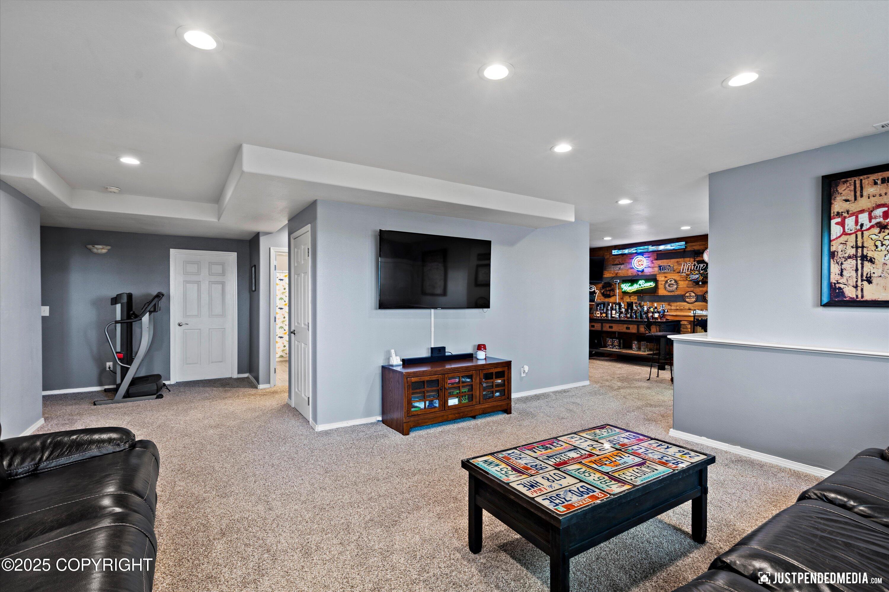 Eagle River, Alaska 99577, United States, 6 Bedrooms Bedrooms, ,4 BathroomsBathrooms,Residential,Active,141315