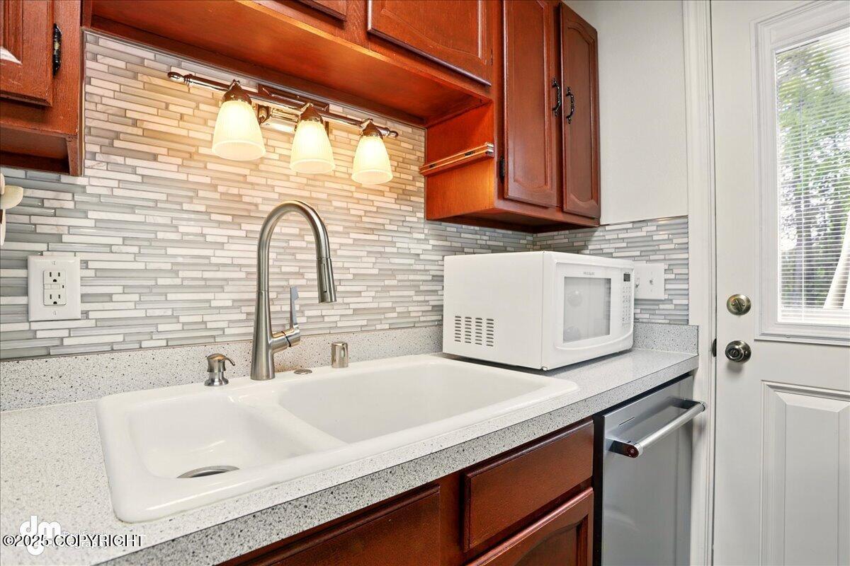 5300 E 100th Avenue, Anchorage, Alaska image 12