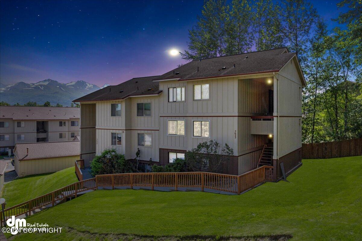 5622 E 40th Avenue, Anchorage, Alaska image 1