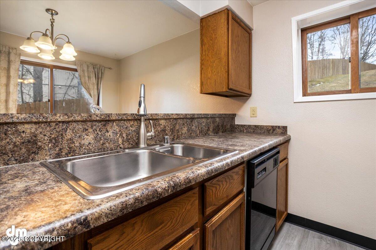 5622 E 40th Avenue, Anchorage, Alaska image 17