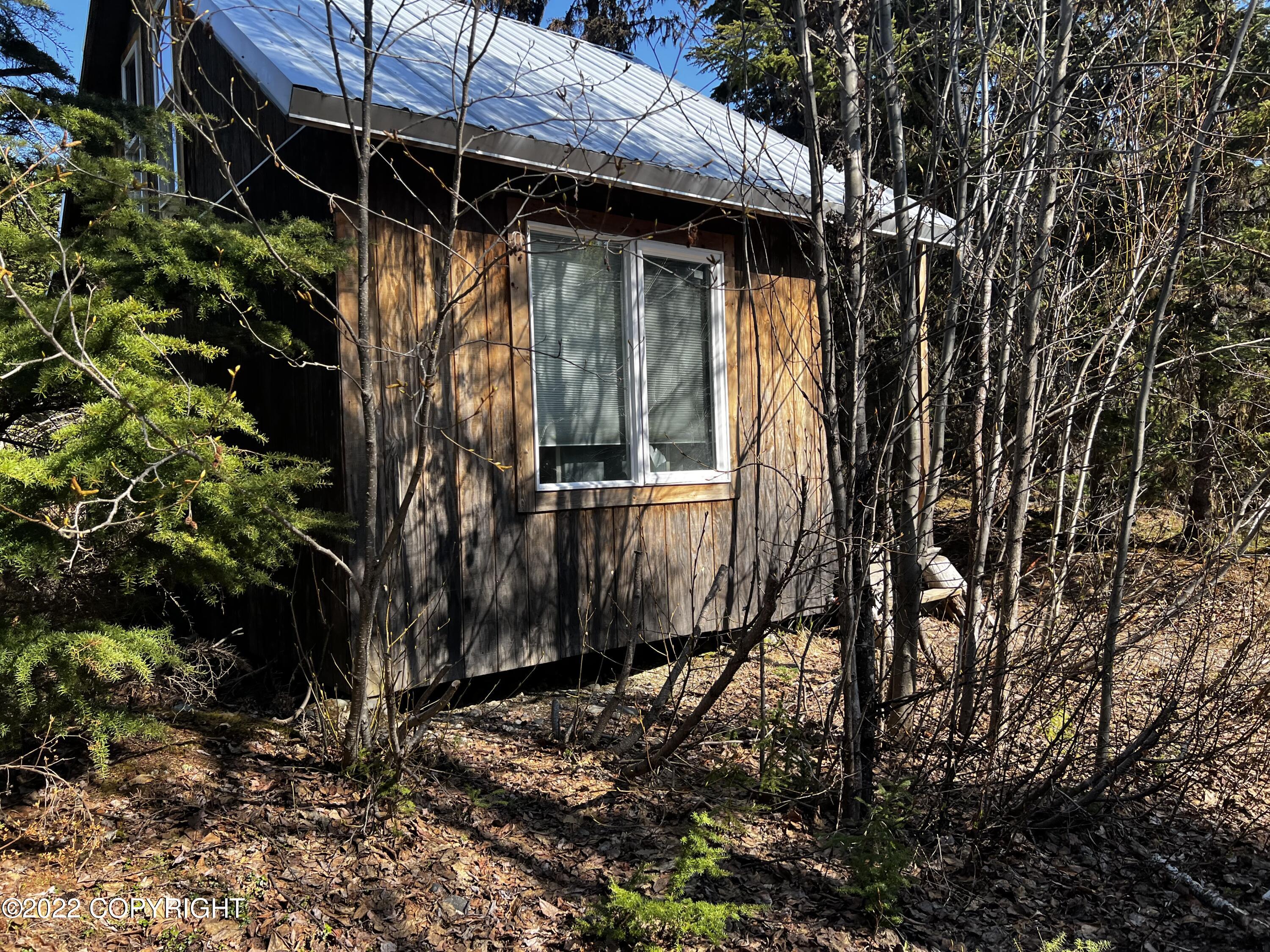 Cooper Landing, Alaska 99572, United States, 6 Bedrooms Bedrooms, ,2 BathroomsBathrooms,Residential,Pending,74086