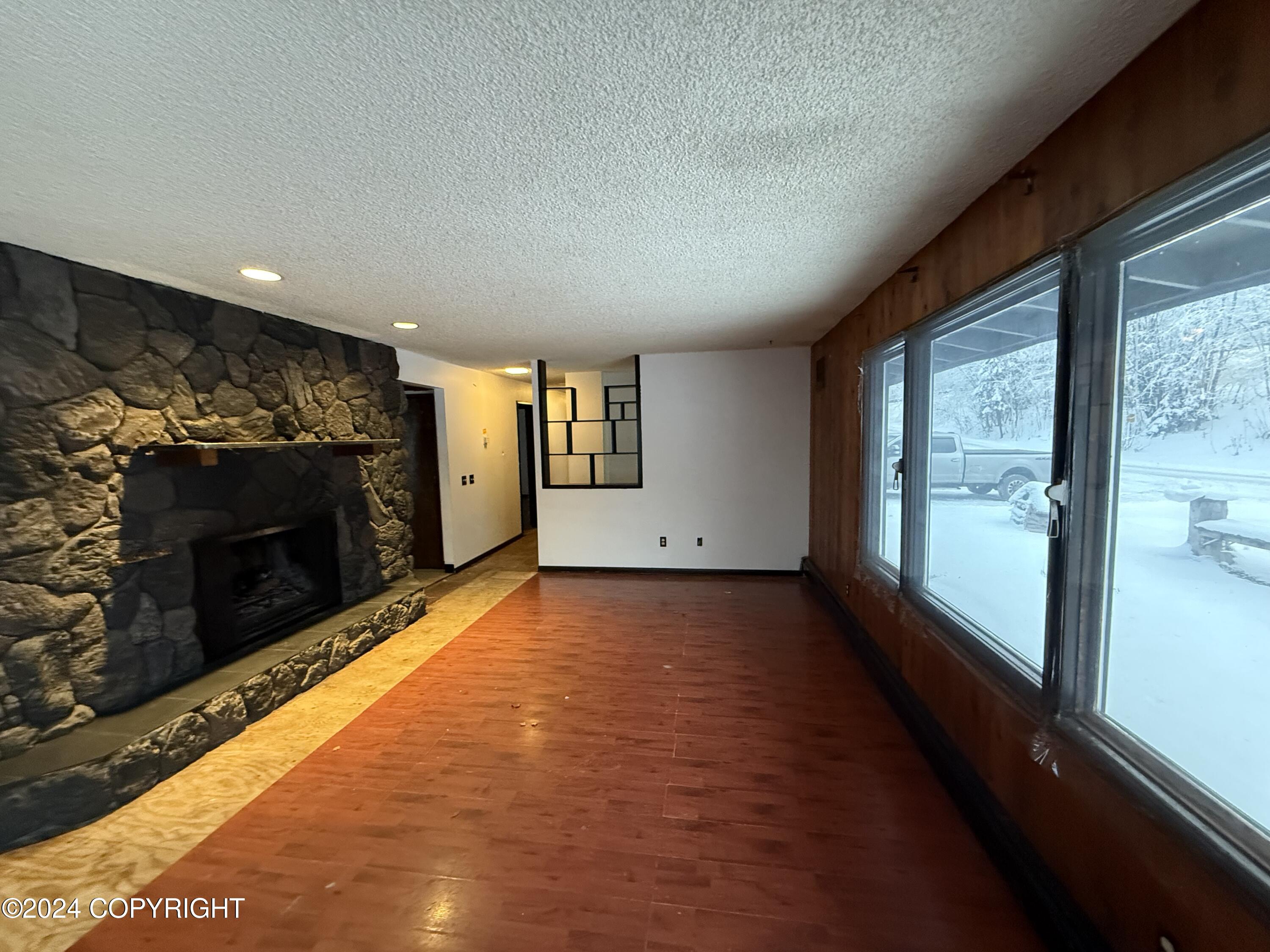 16760 N Eagle River Road, Eagle River, Alaska image 2