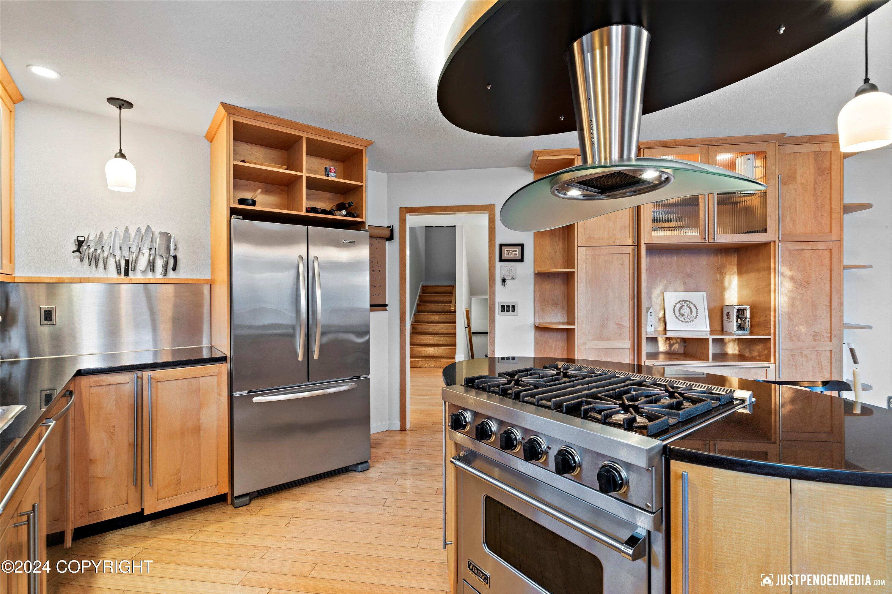 Anchorage, Alaska 99515, United States, 3 Bedrooms Bedrooms, ,3 BathroomsBathrooms,Residential,Pending,32362