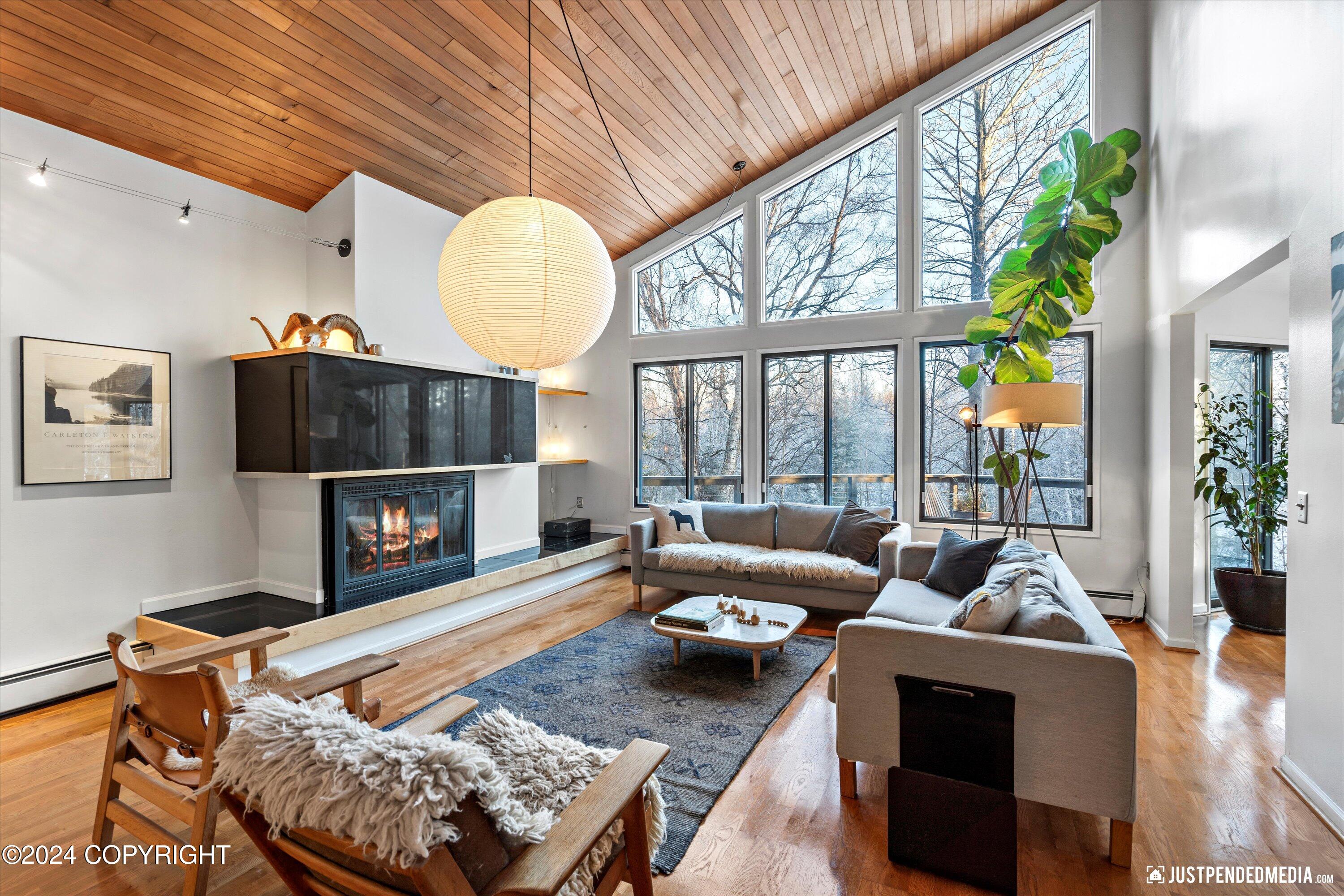 Anchorage, Alaska 99515, United States, 3 Bedrooms Bedrooms, ,3 BathroomsBathrooms,Residential,Pending,32362