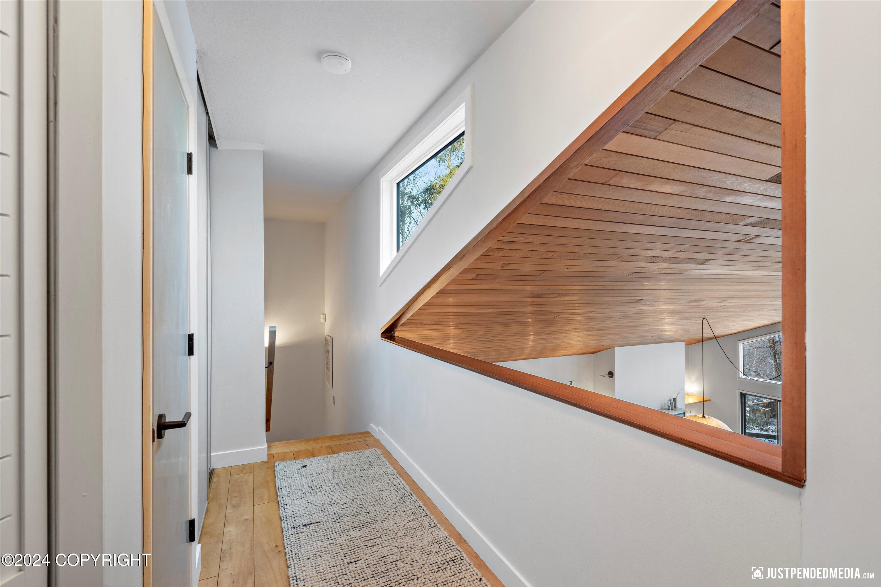 Anchorage, Alaska 99515, United States, 3 Bedrooms Bedrooms, ,3 BathroomsBathrooms,Residential,Pending,32362