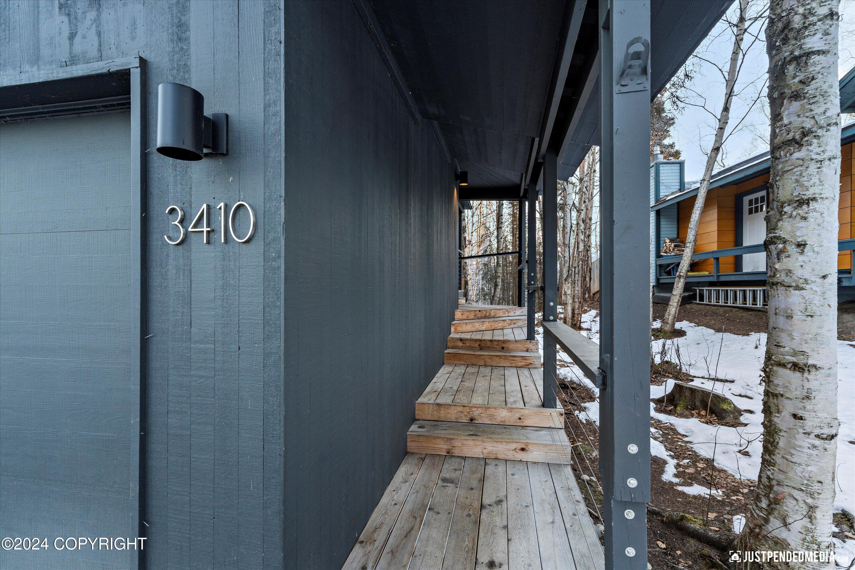 Anchorage, Alaska 99515, United States, 3 Bedrooms Bedrooms, ,3 BathroomsBathrooms,Residential,Pending,32362