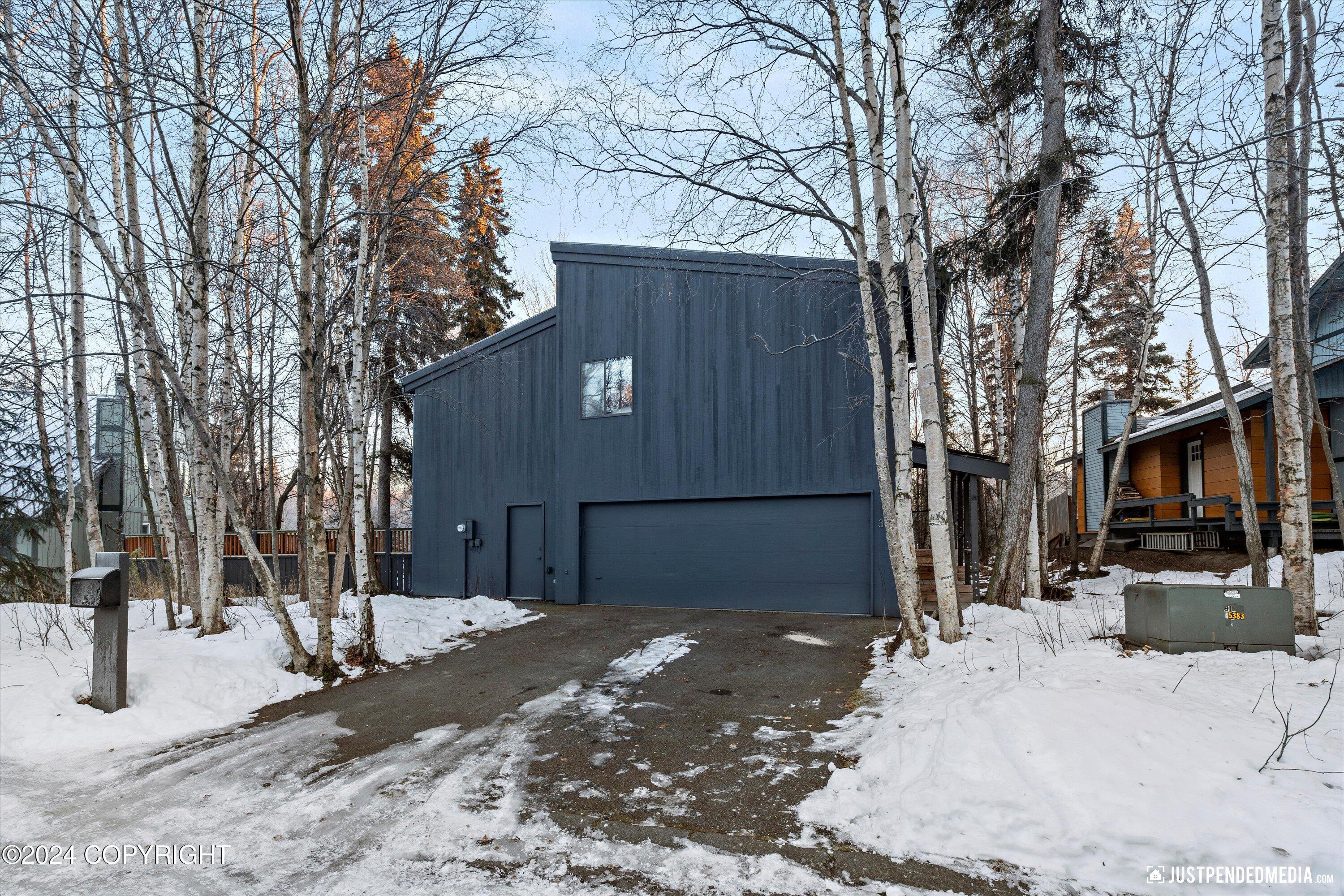 Anchorage, Alaska 99515, United States, 3 Bedrooms Bedrooms, ,3 BathroomsBathrooms,Residential,Pending,32362