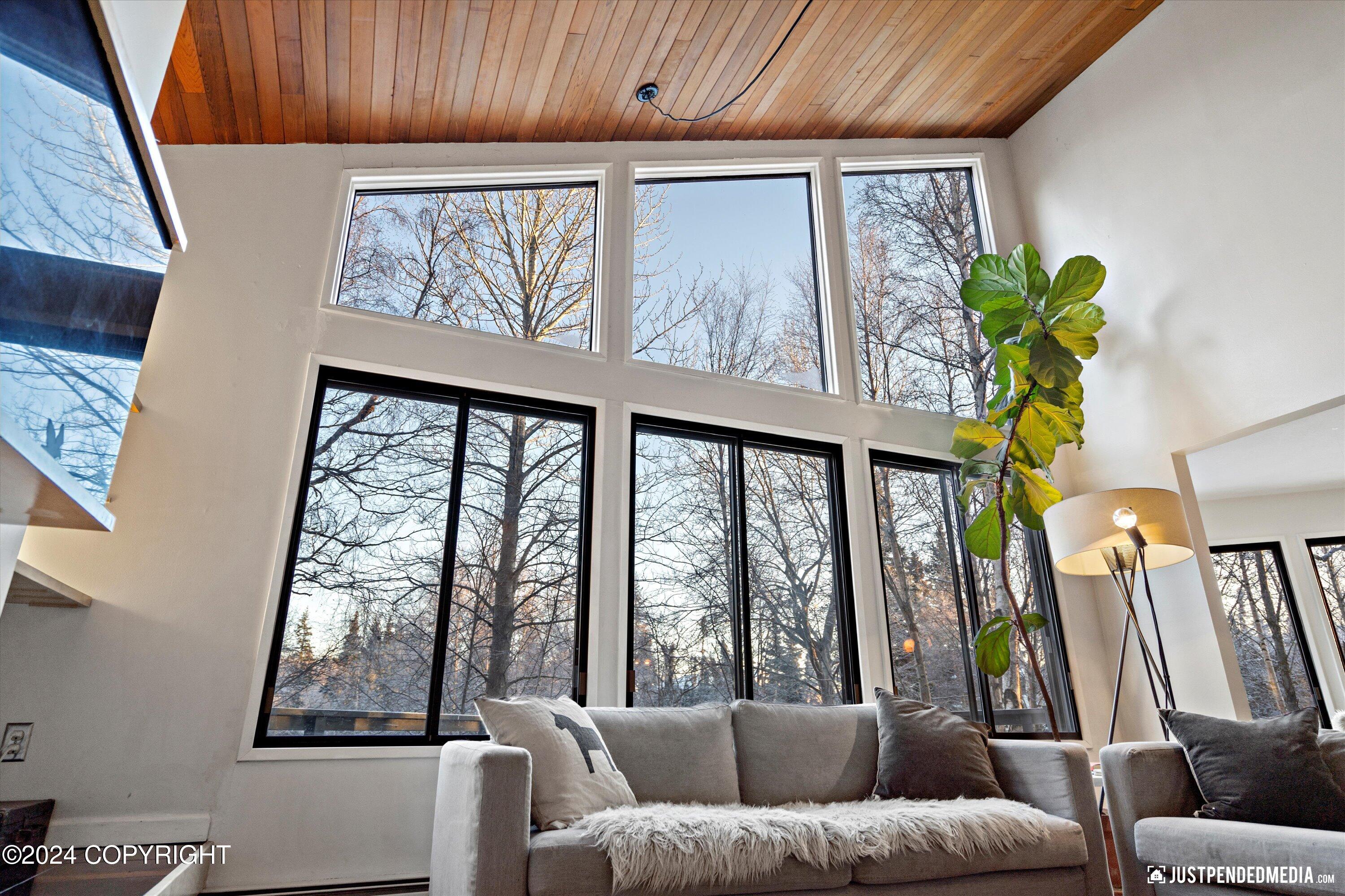 Anchorage, Alaska 99515, United States, 3 Bedrooms Bedrooms, ,3 BathroomsBathrooms,Residential,Pending,32362