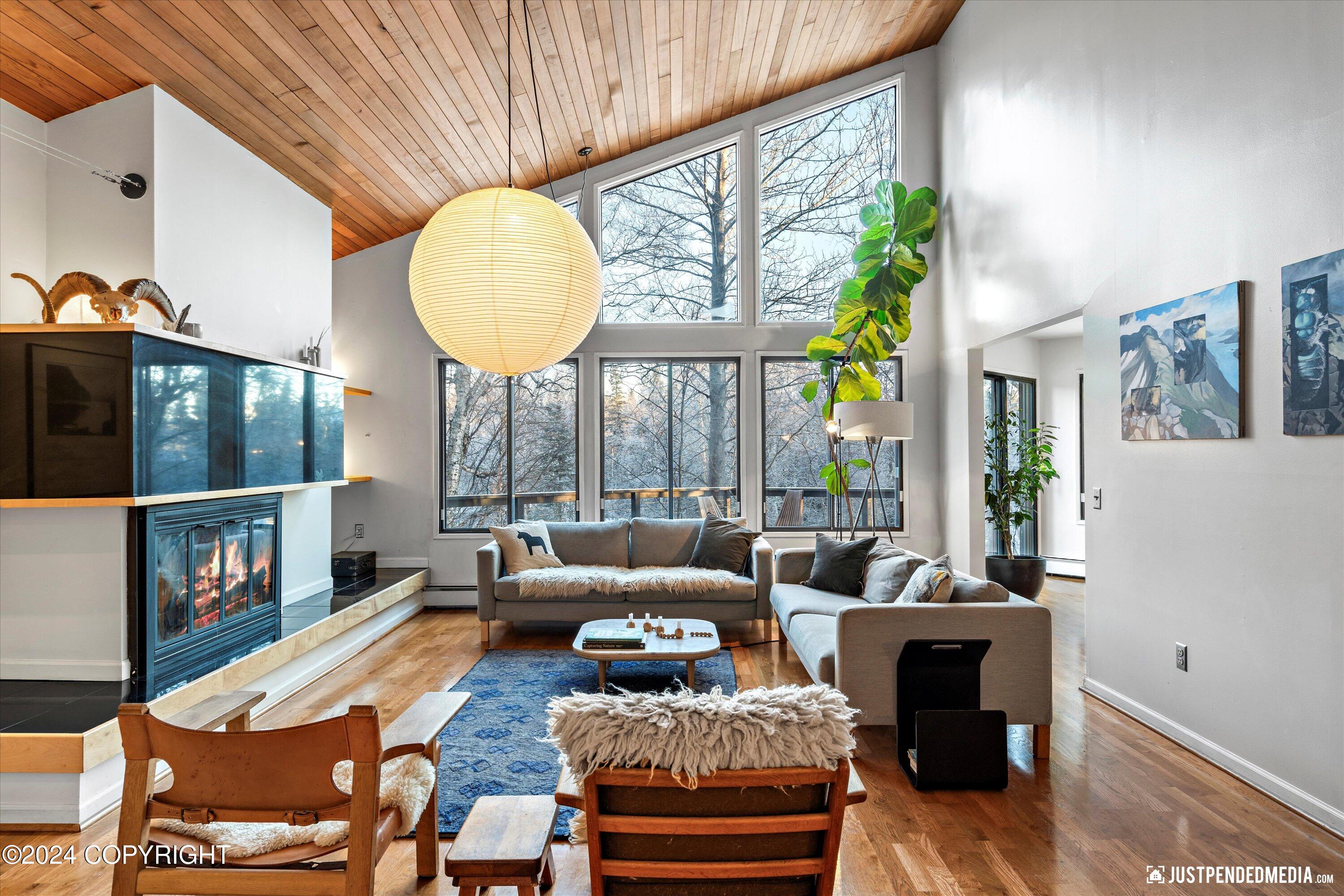 Anchorage, Alaska 99515, United States, 3 Bedrooms Bedrooms, ,3 BathroomsBathrooms,Residential,Pending,32362