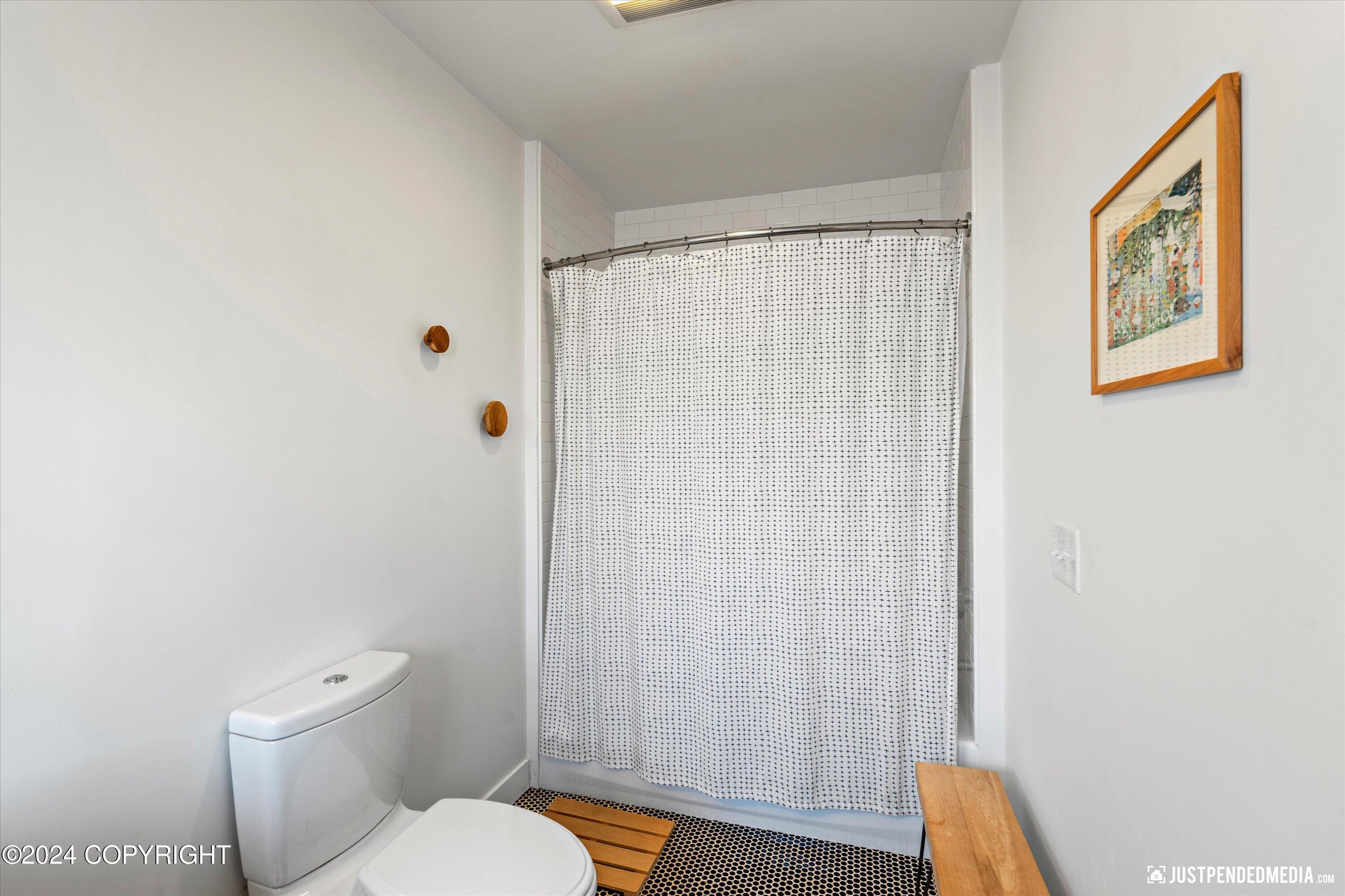 Anchorage, Alaska 99515, United States, 3 Bedrooms Bedrooms, ,3 BathroomsBathrooms,Residential,Pending,32362