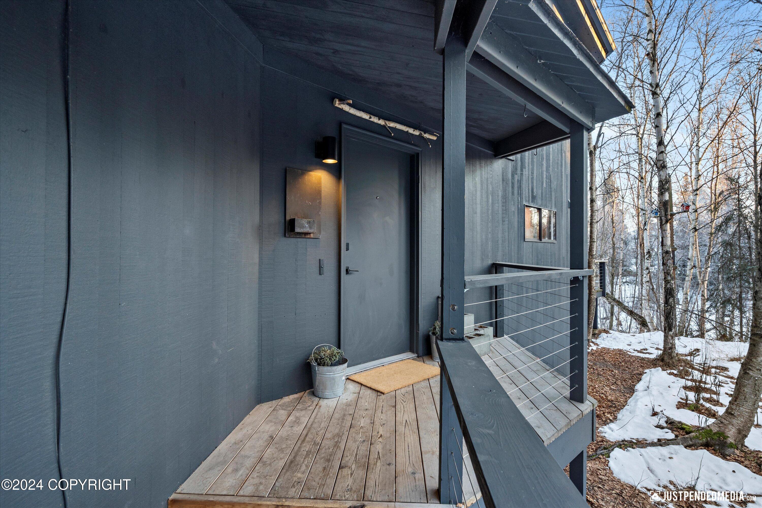 Anchorage, Alaska 99515, United States, 3 Bedrooms Bedrooms, ,3 BathroomsBathrooms,Residential,Pending,32362