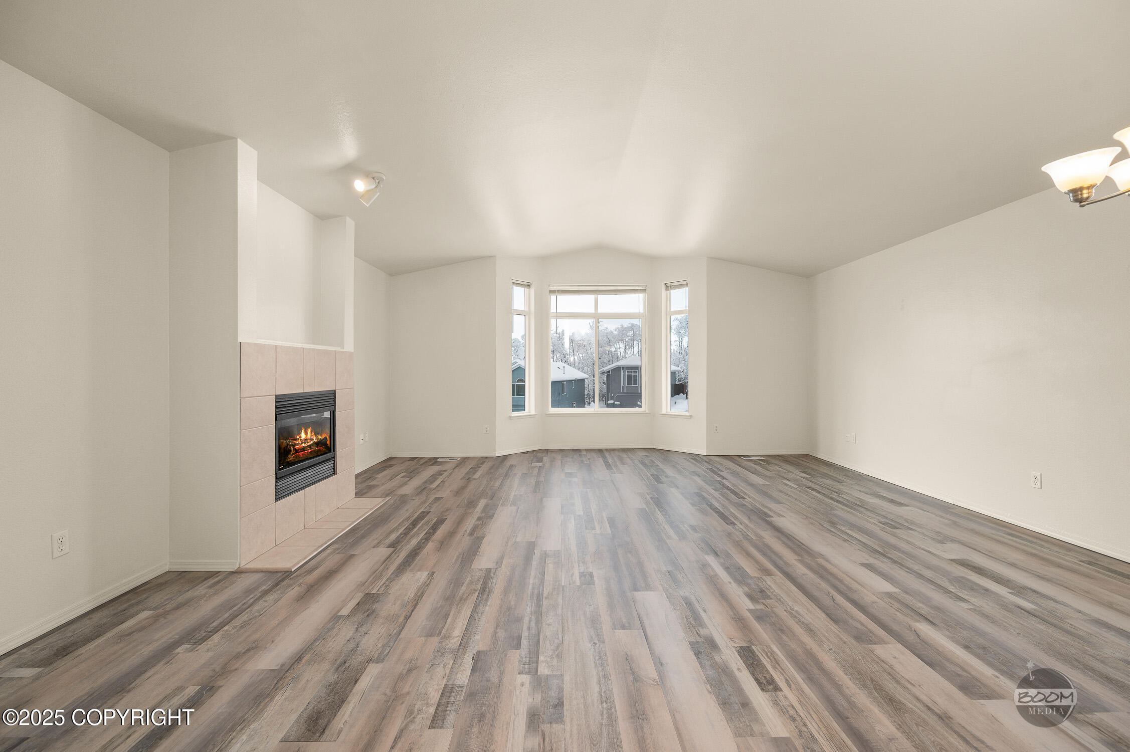 8943 Meadow Park Circle