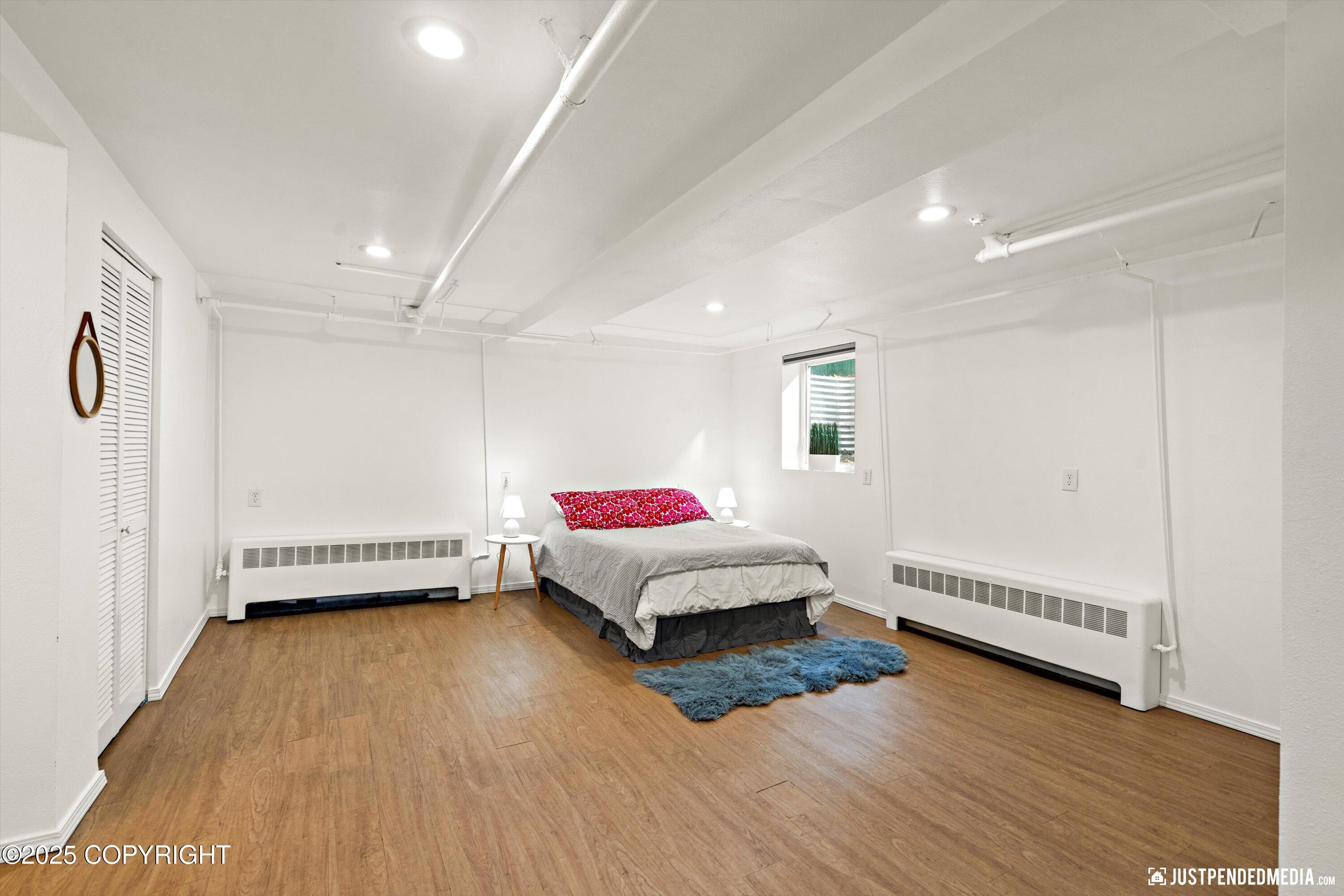 Anchorage, Alaska 99501, United States, 3 Bedrooms Bedrooms, ,2 BathroomsBathrooms,Residential,Active,225599