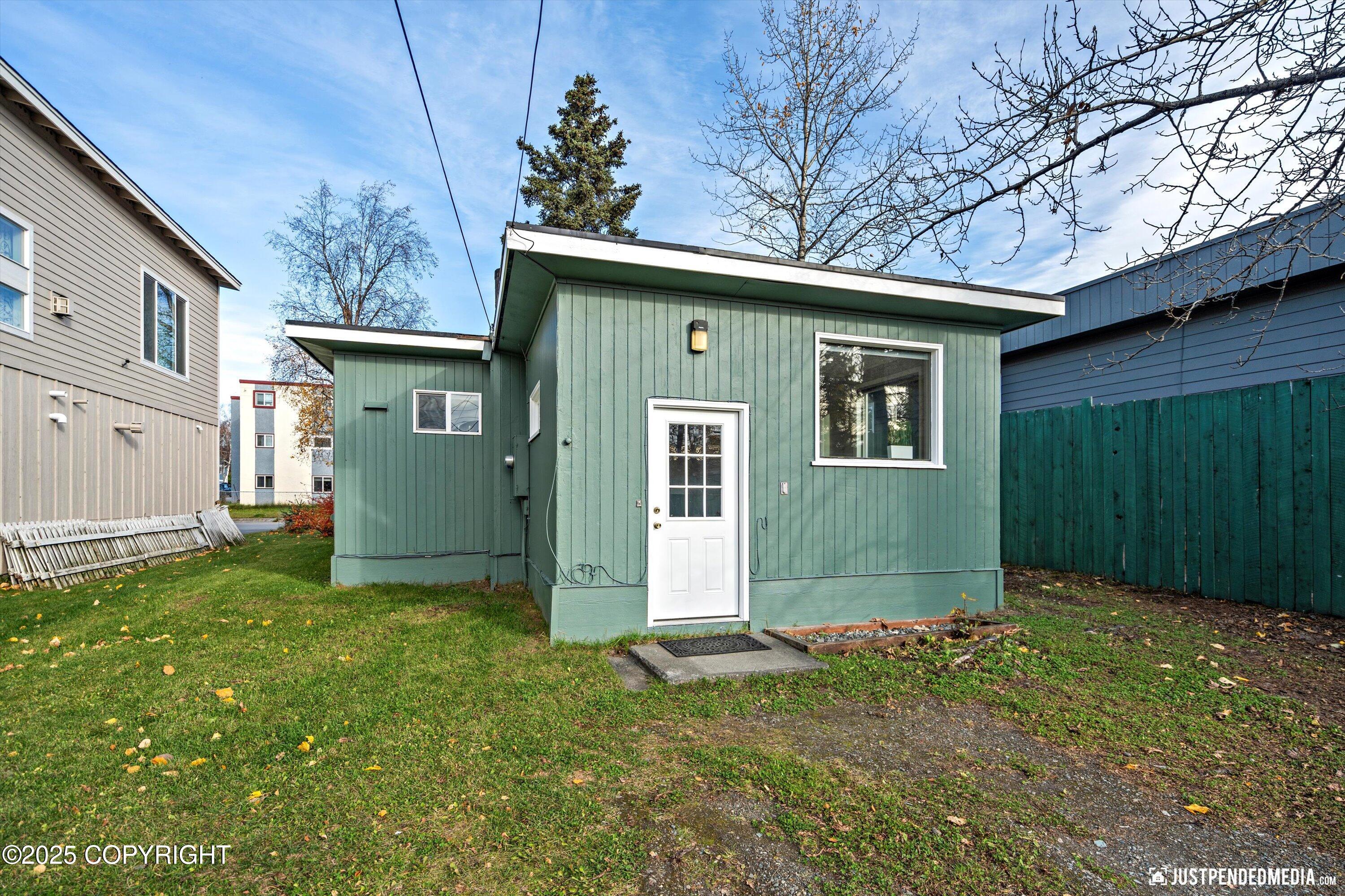 Anchorage, Alaska 99501, United States, 3 Bedrooms Bedrooms, ,2 BathroomsBathrooms,Residential,Active,225599