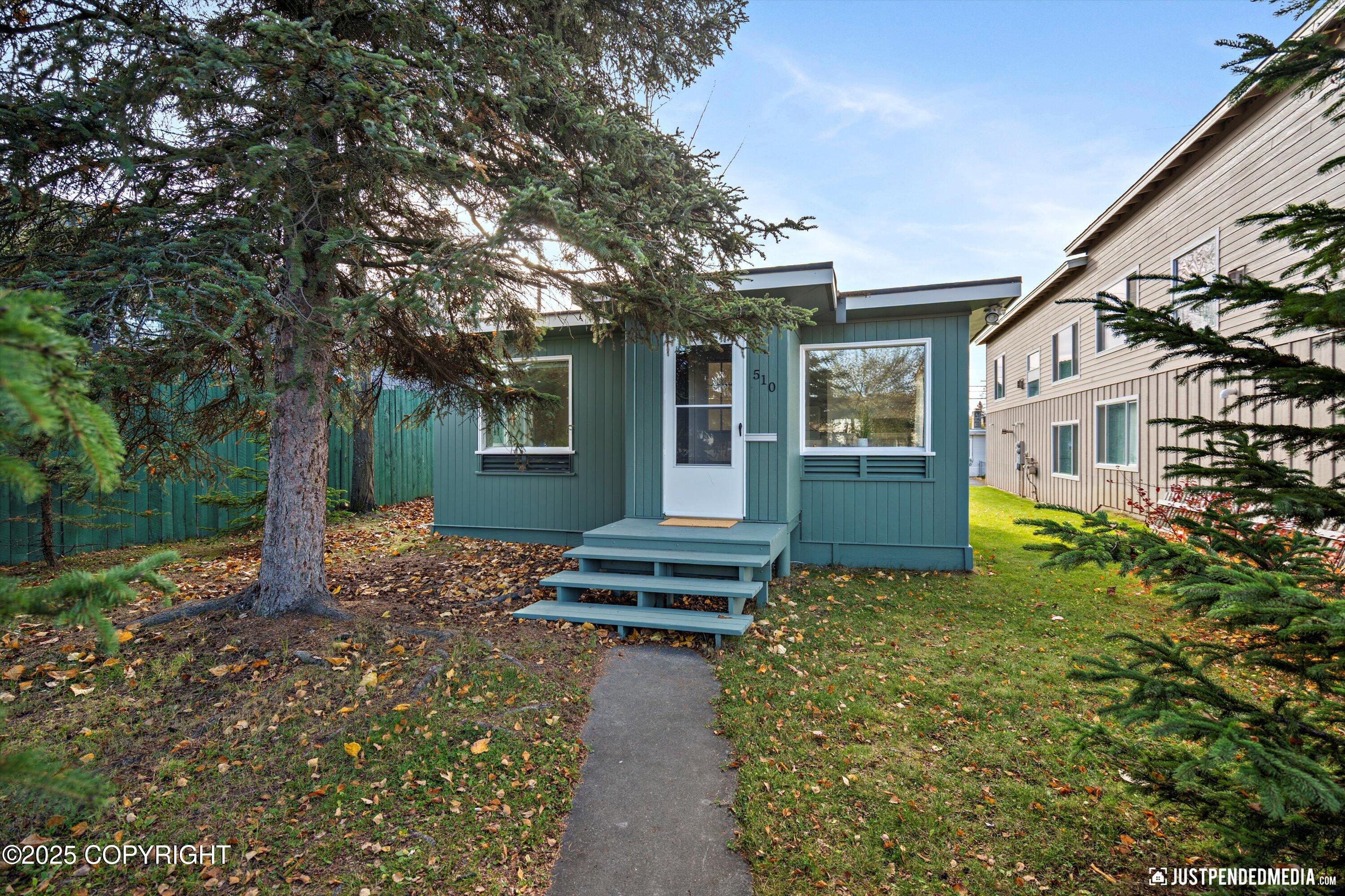 Anchorage, Alaska 99501, United States, 3 Bedrooms Bedrooms, ,2 BathroomsBathrooms,Residential,Active,225599