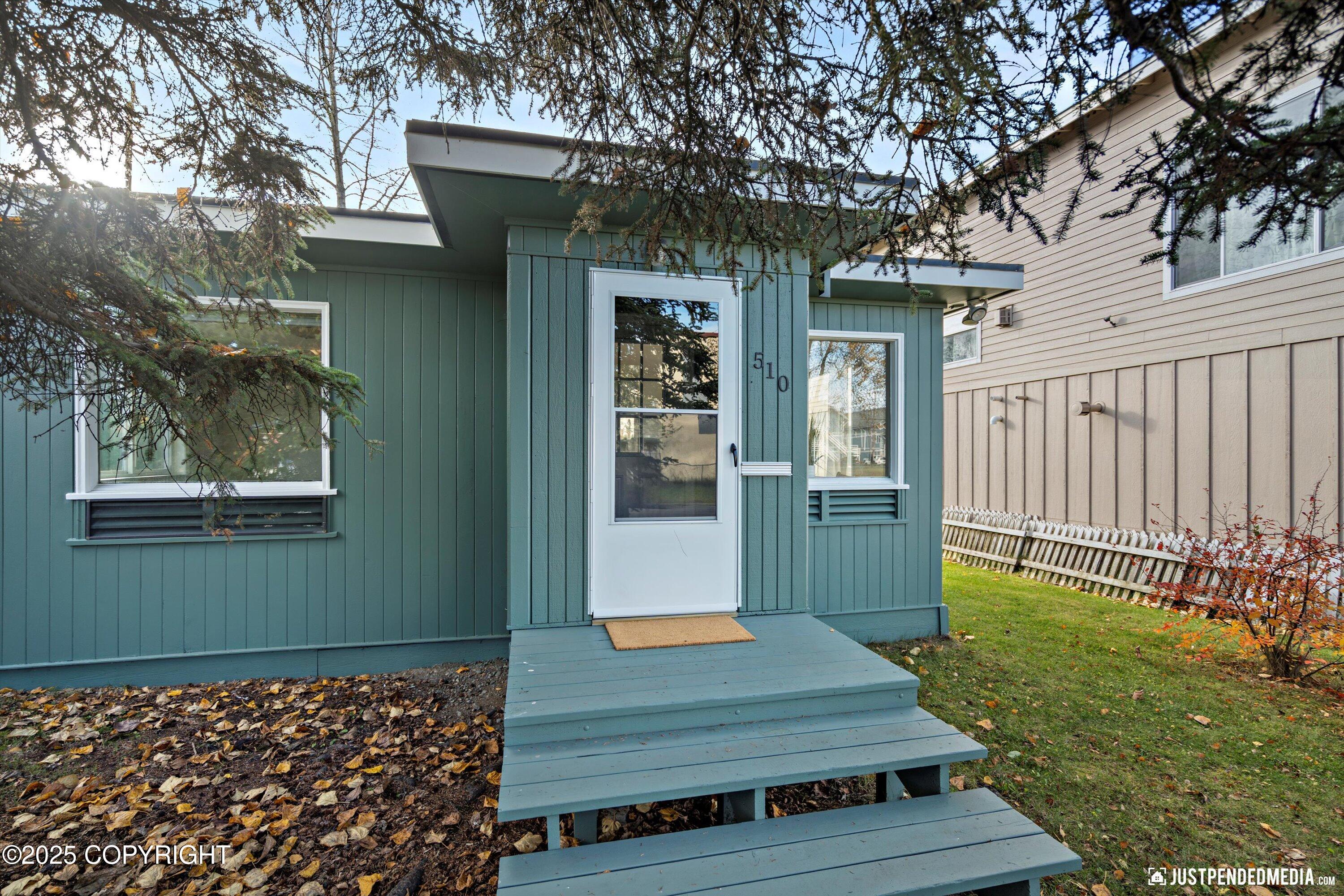 Anchorage, Alaska 99501, United States, 3 Bedrooms Bedrooms, ,2 BathroomsBathrooms,Residential,Active,225599