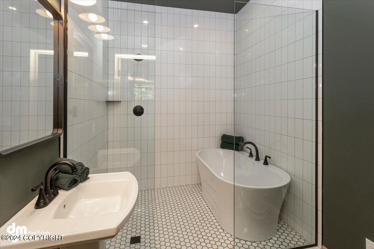 555 S Lower Road, Palmer, Alaska image 38