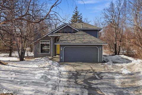 Homes For Sale - 2060 N Kentucky Derby Drive<br/> Palmer, AK 99645