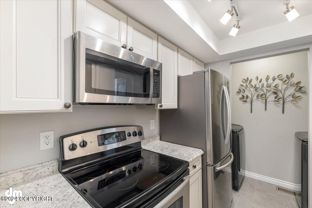 Anchorage, Alaska 99518, United States, 2 Bedrooms Bedrooms, ,2 BathroomsBathrooms,Residential,Pending,37545