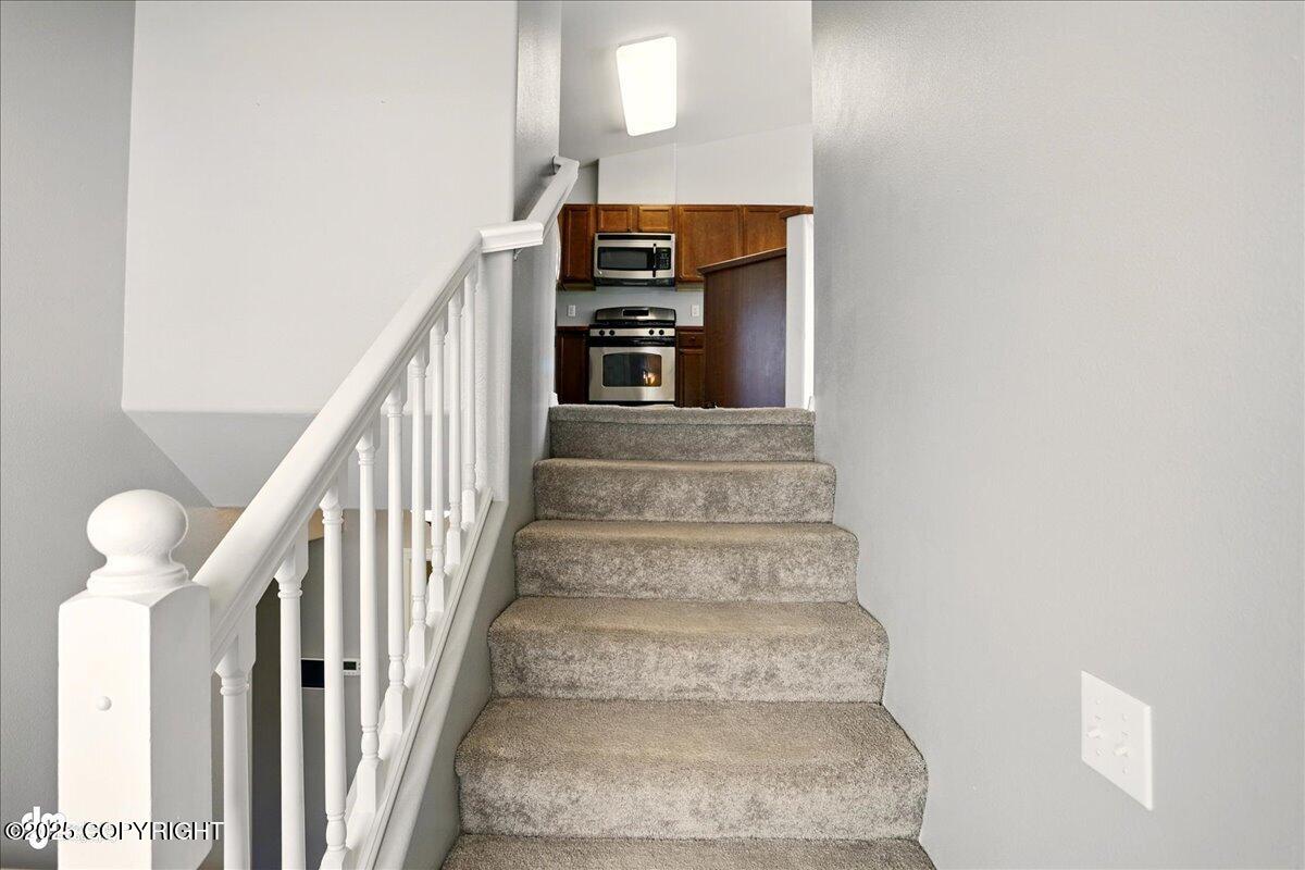 20367 Icefall Drive, Eagle River, Alaska image 11